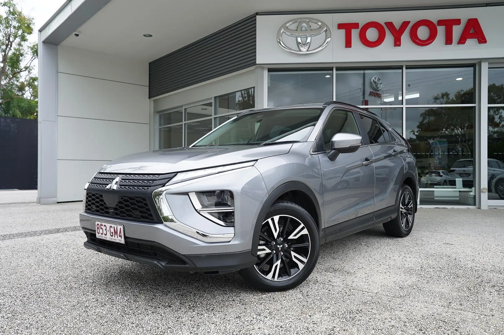 2023 Mitsubishi Eclipse Cross Gallery Image 1