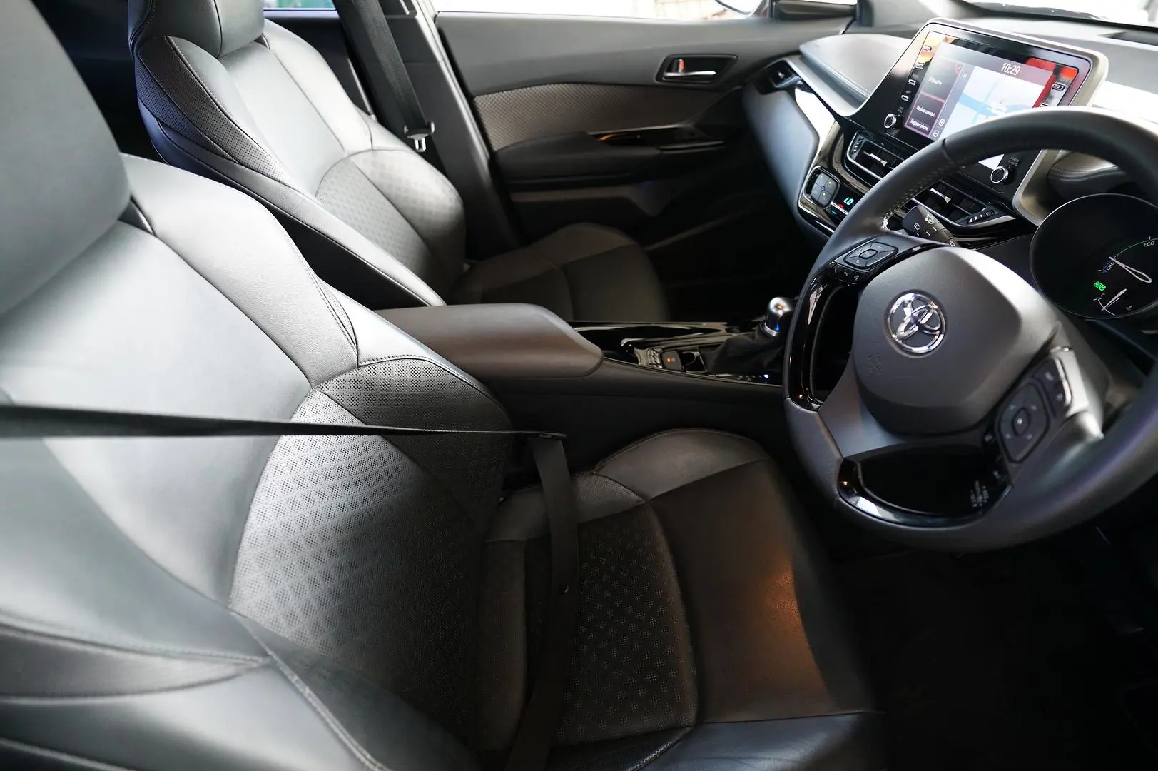 2021 Toyota C-HR Gallery Image 15