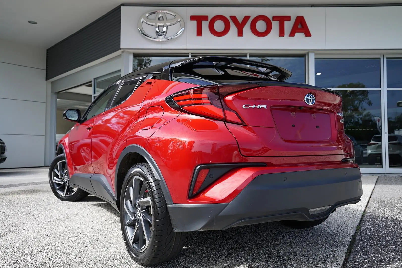 2021 Toyota C-HR Gallery Image 4