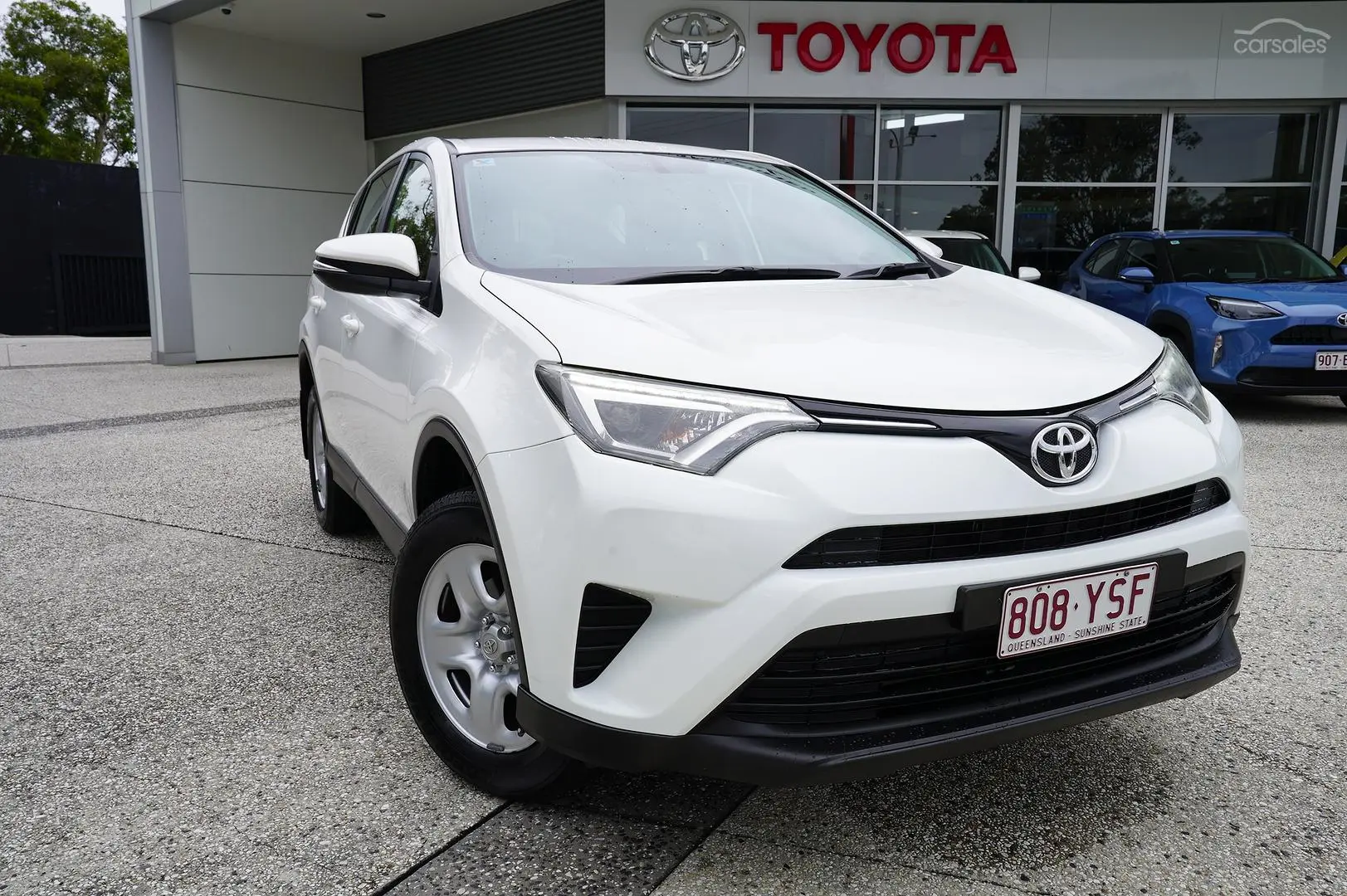 2017 Toyota RAV4 Image 9