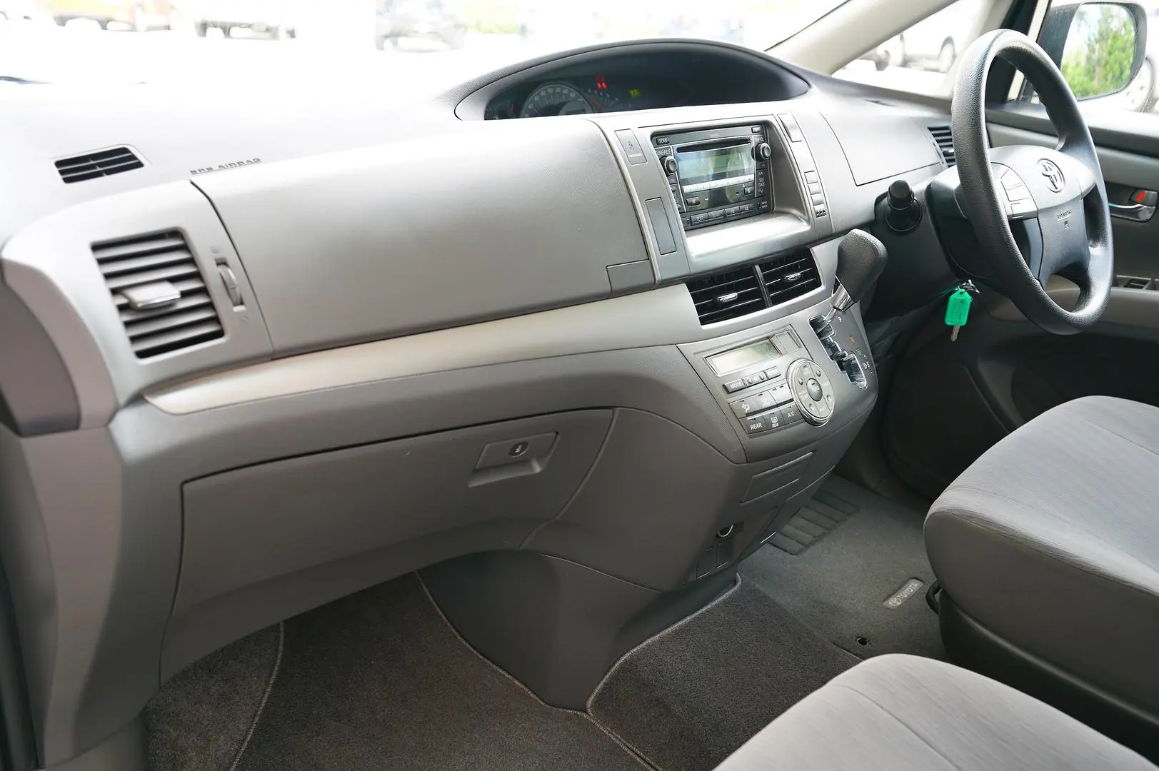 2012 Toyota Tarago Gallery Image 22