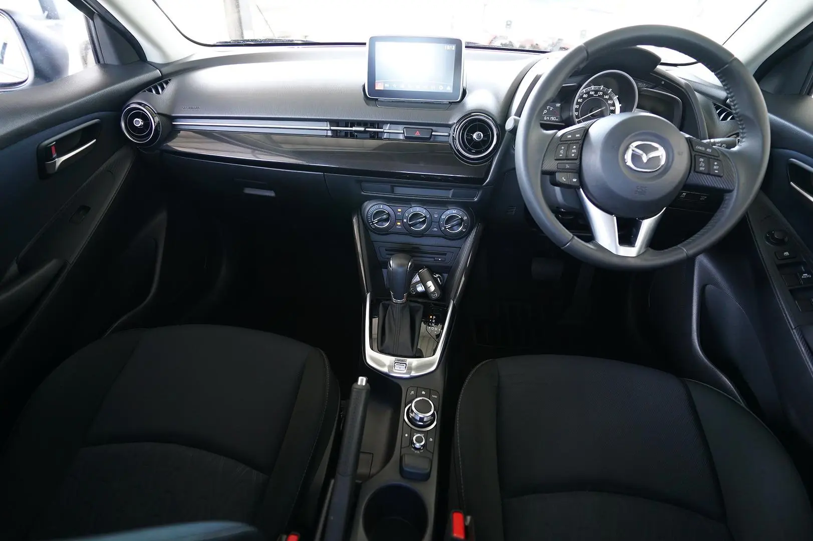 2015 Mazda 2 Gallery Image 11