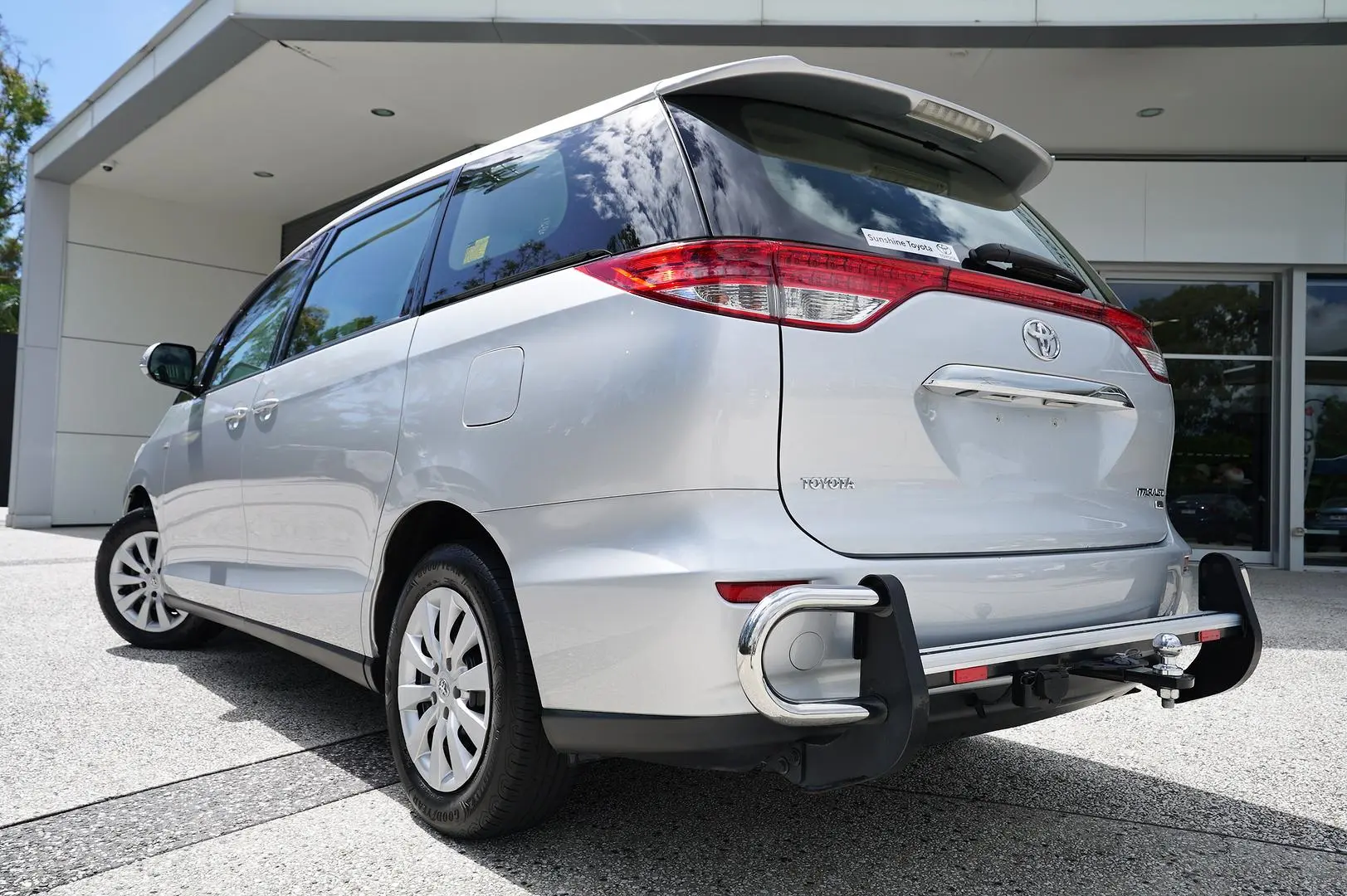 2012 Toyota Tarago Gallery Image 4