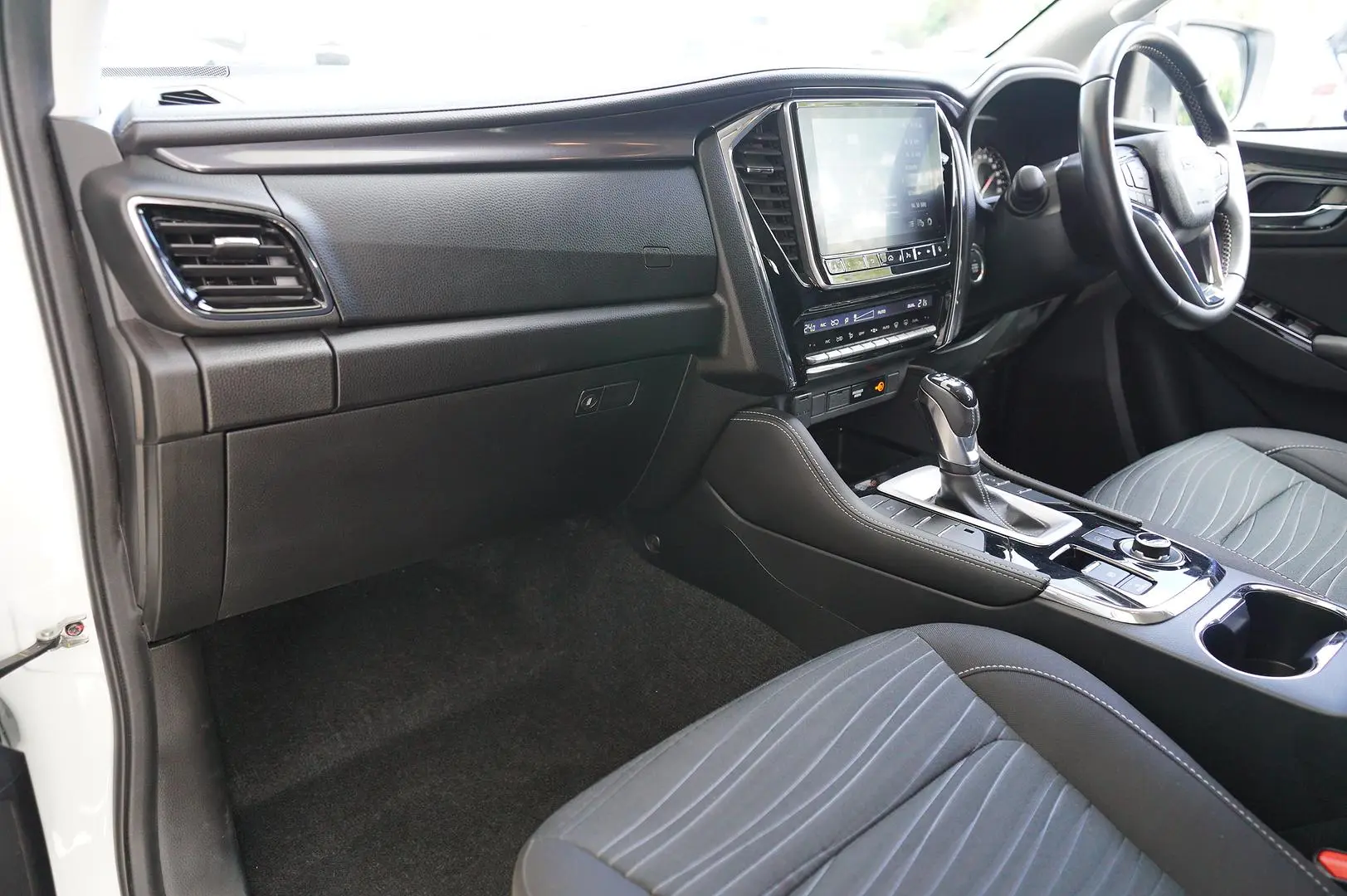 2016 Toyota Hilux Gallery Image 21