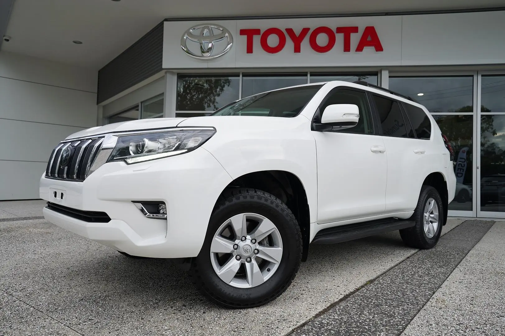 2022 Toyota Landcruiser Prado Gallery Image 3