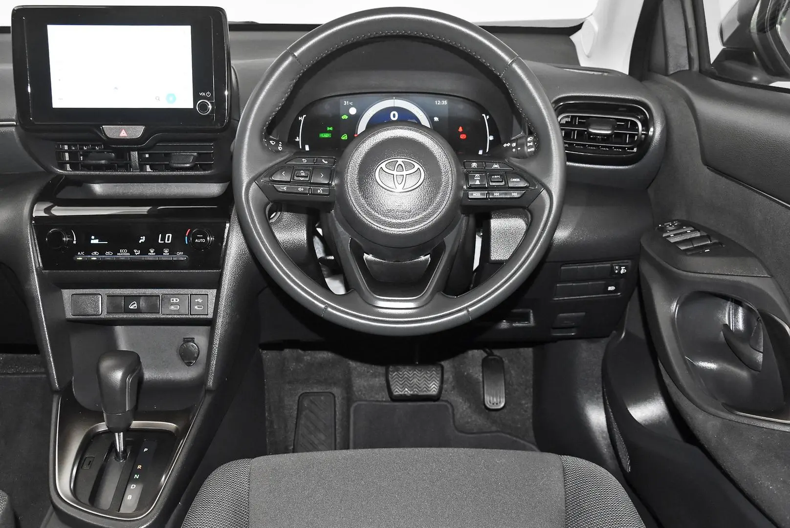 2025 Toyota Yaris Cross Gallery Image 16