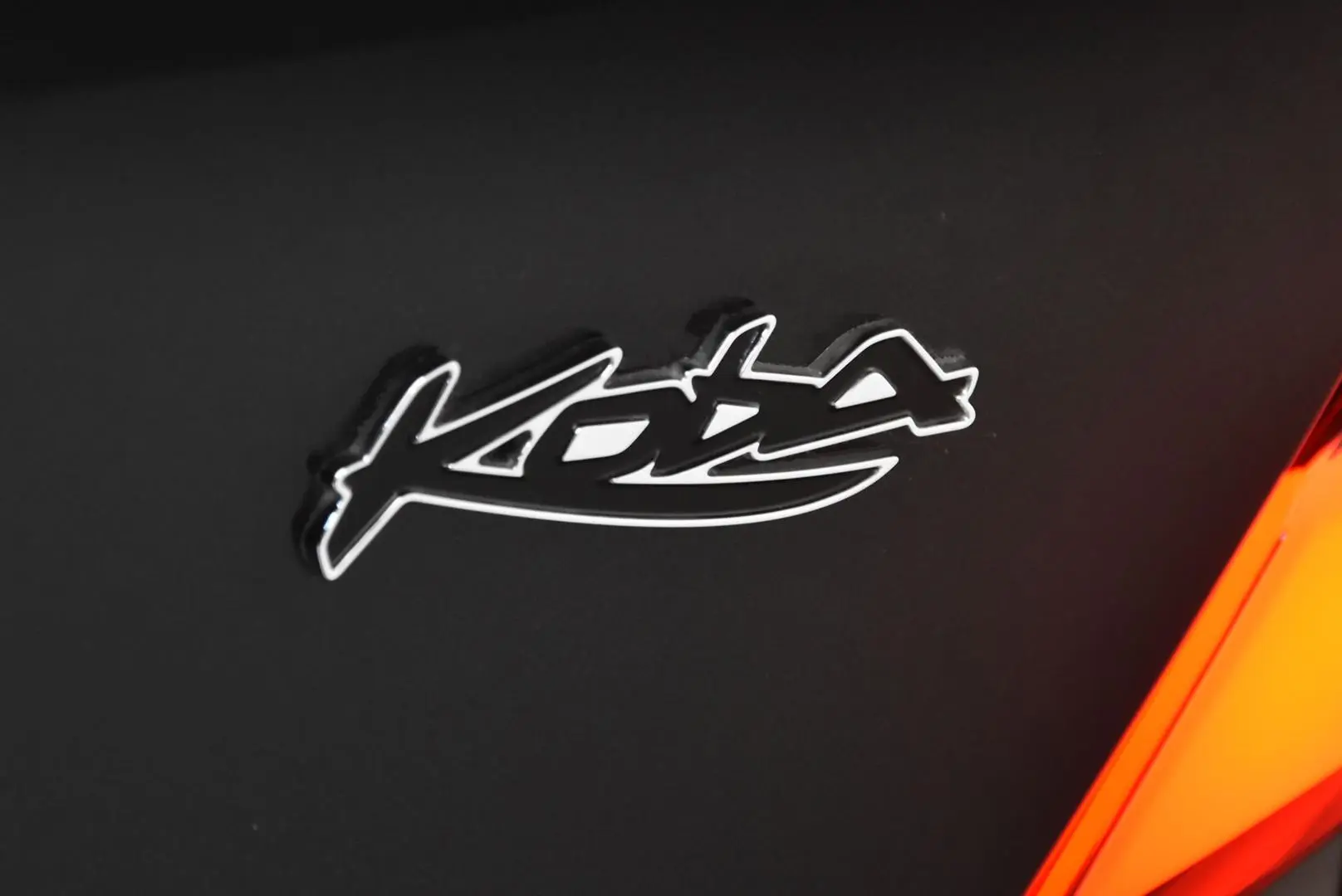 2022 Toyota C-HR Gallery Image 8