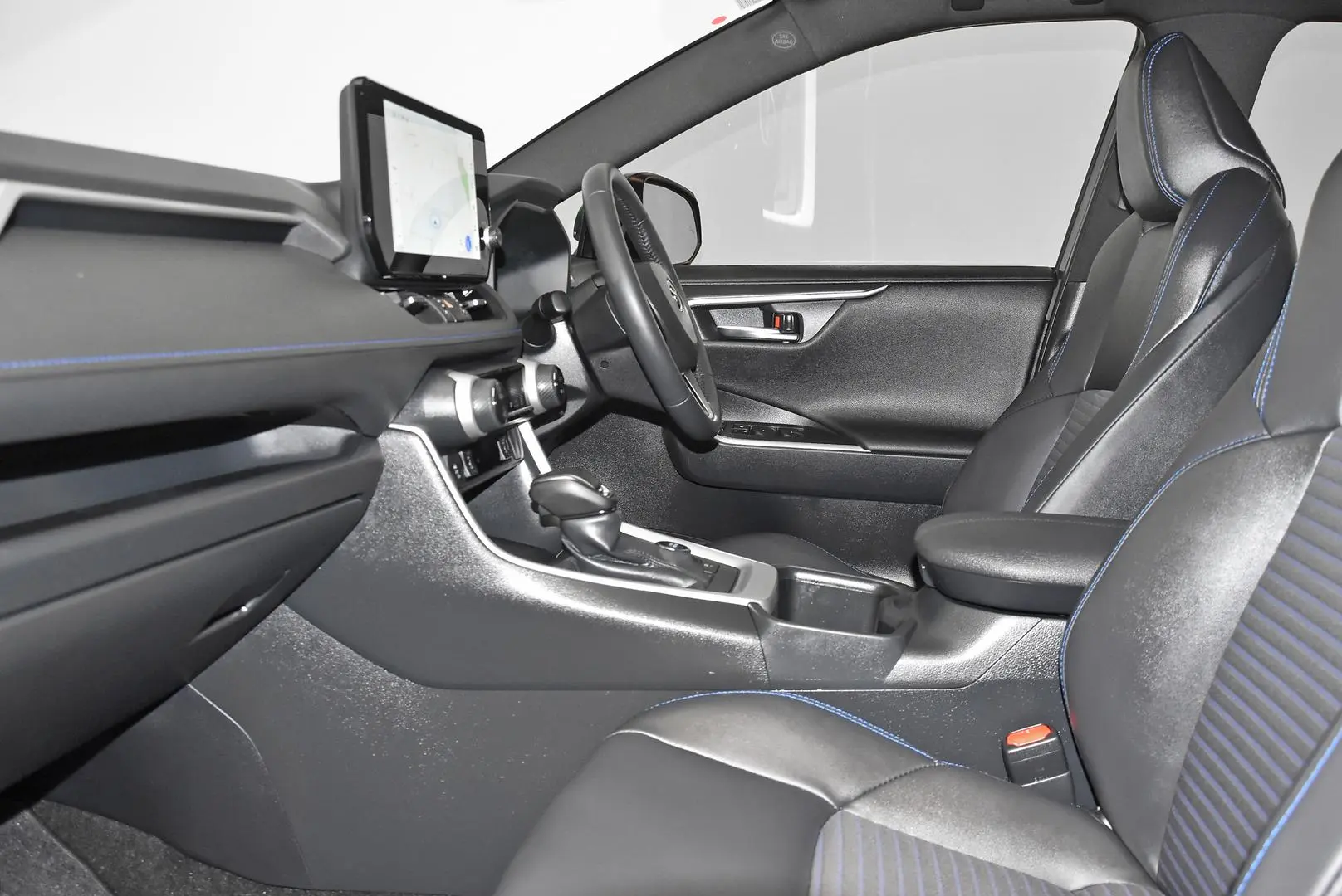 2024 Toyota RAV4 Gallery Image 18