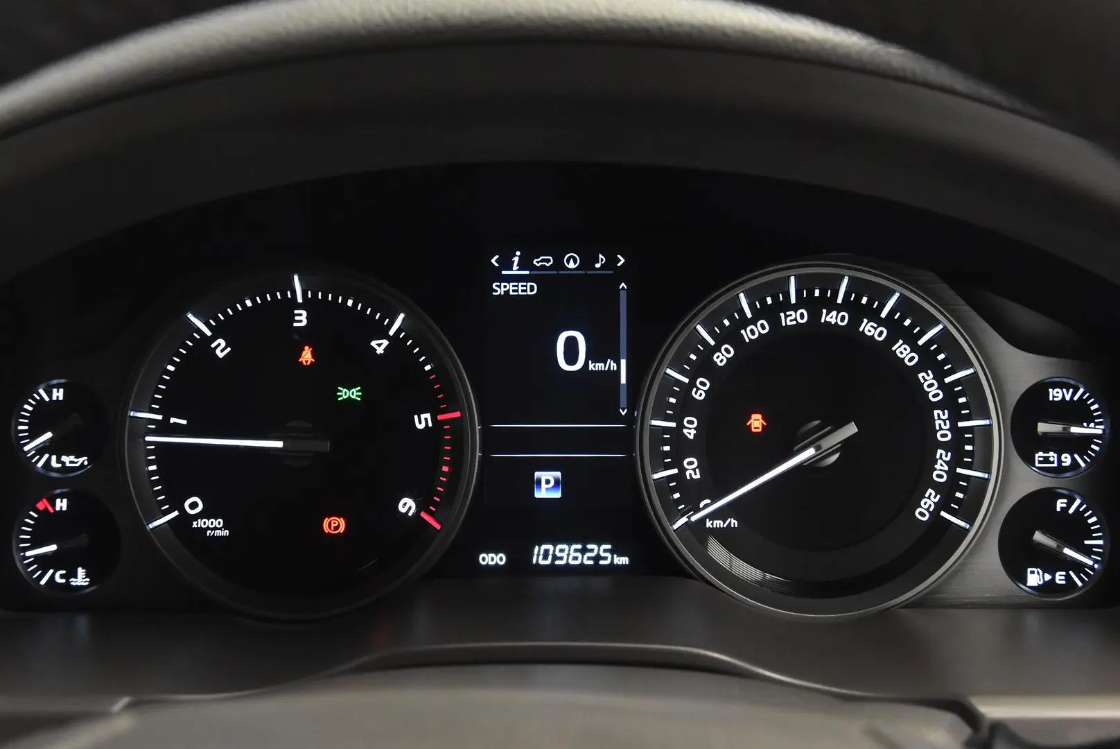 2019 Toyota Landcruiser Gallery Image 9