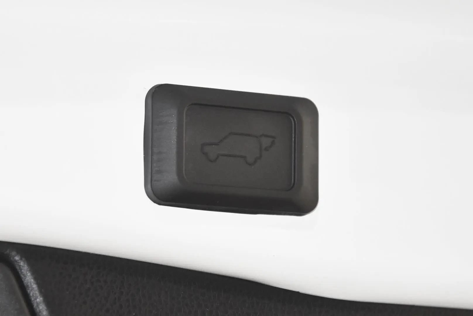 2025 Toyota RAV4 Gallery Image 23