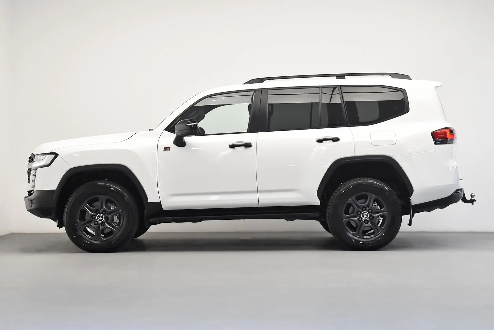 2024 Toyota Landcruiser Gallery Image 4