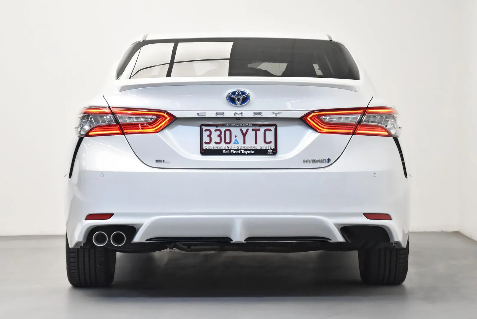 2017 Toyota Camry Gallery Image 6