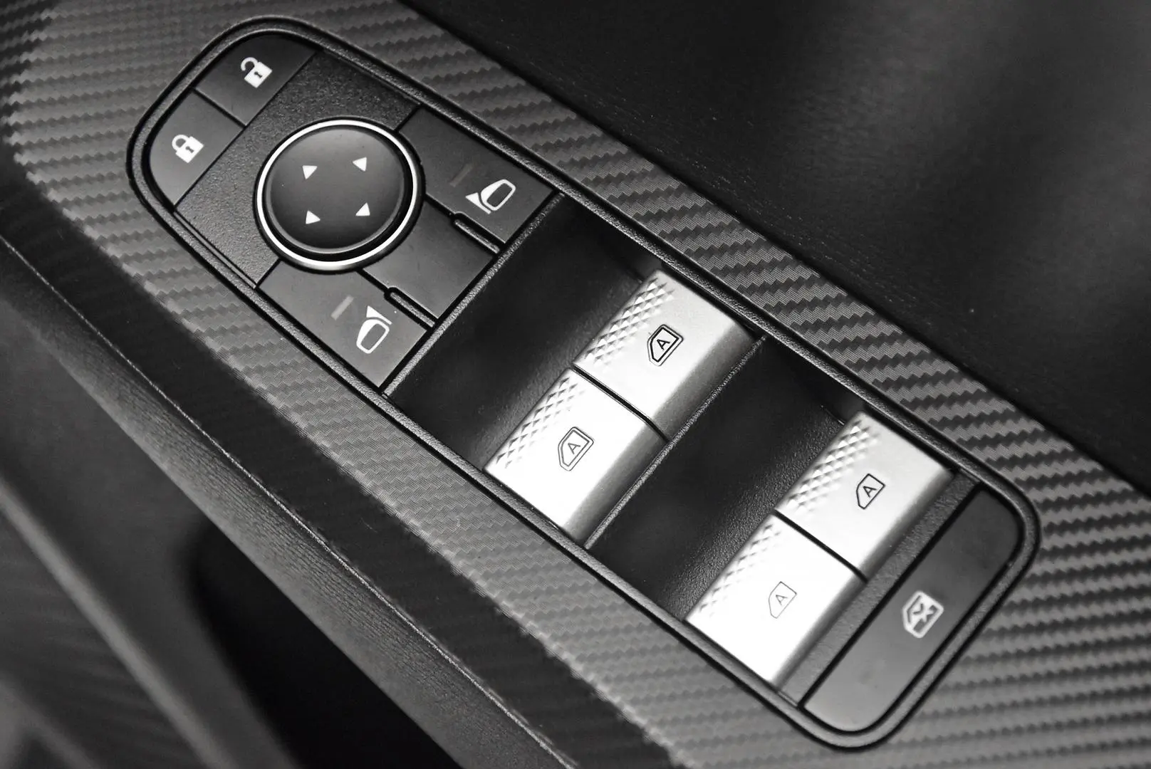 2023 Mitsubishi Outlander Gallery Image 9