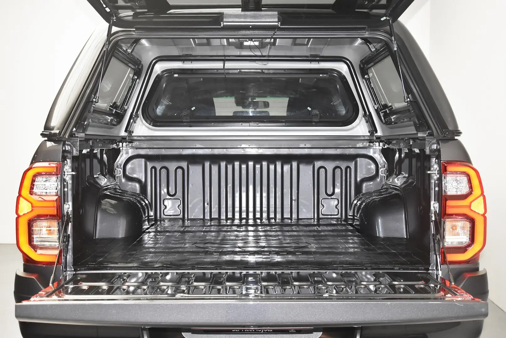 2024 Toyota Hilux Gallery Image 20