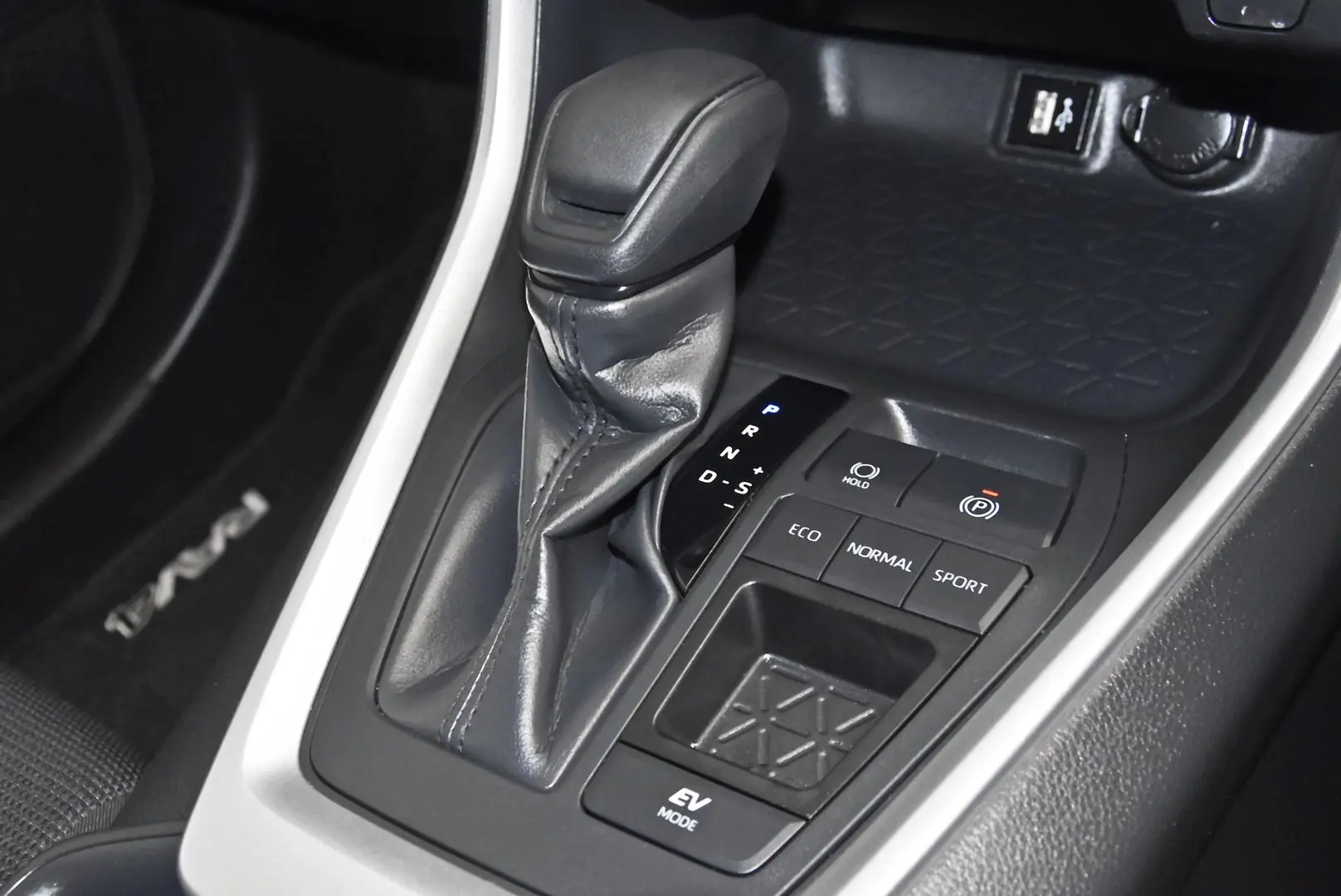 2024 Toyota RAV4 Gallery Image 14