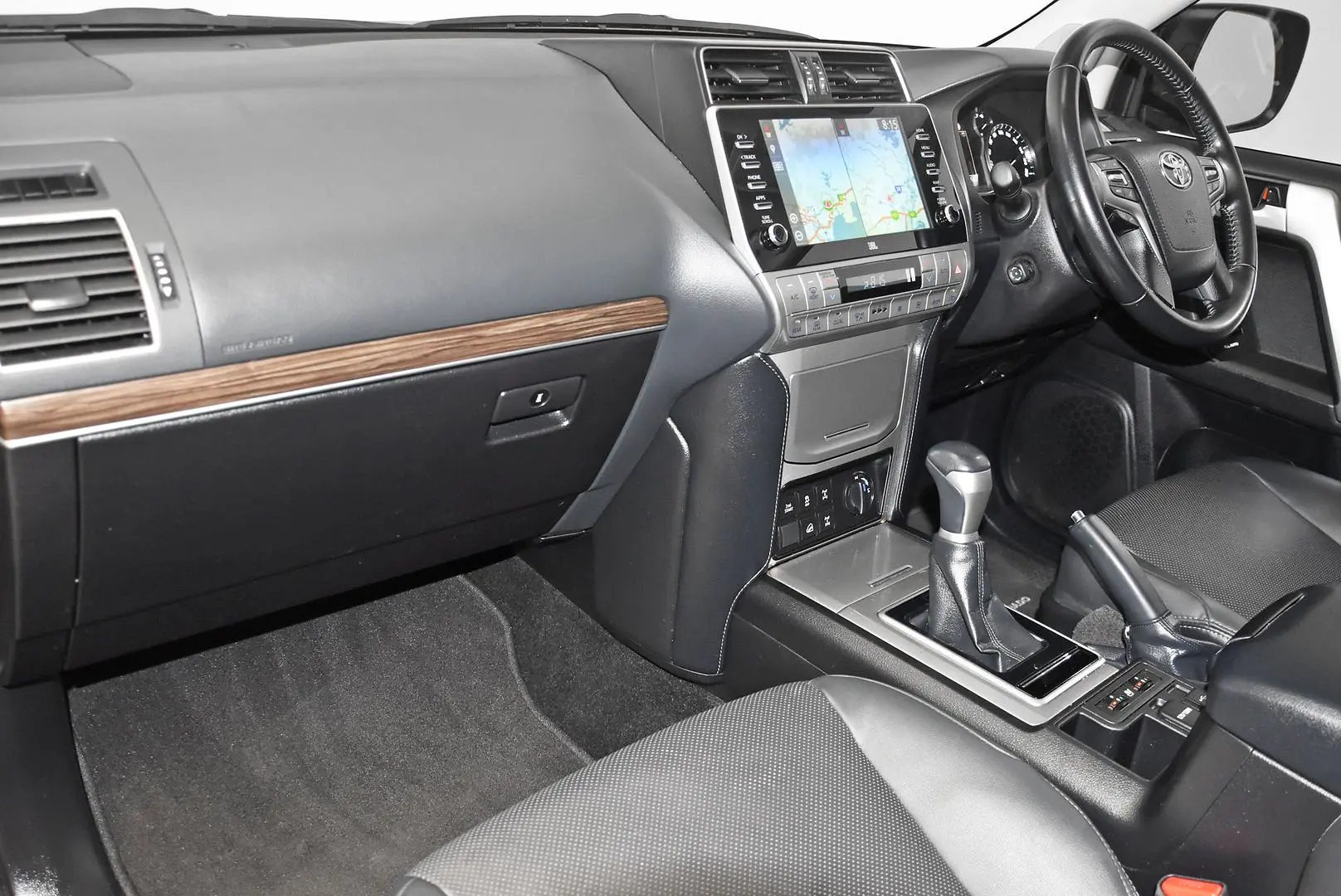 2023 Toyota Landcruiser Prado Gallery Image 15
