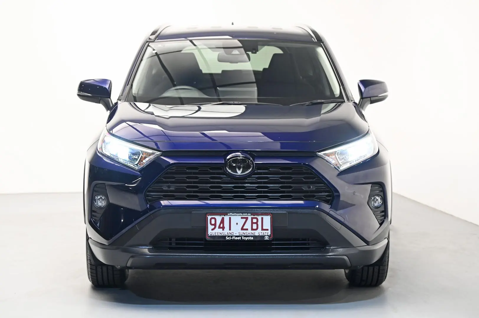 2019 Toyota Rav4 Gallery Image 2