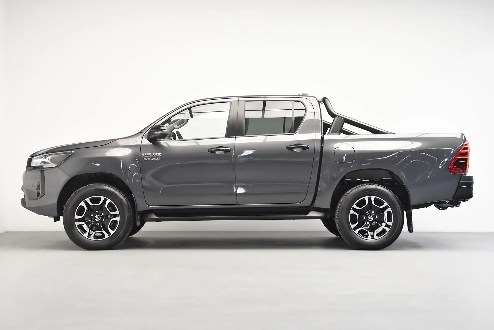 2025 Toyota Hilux Gallery Image 4