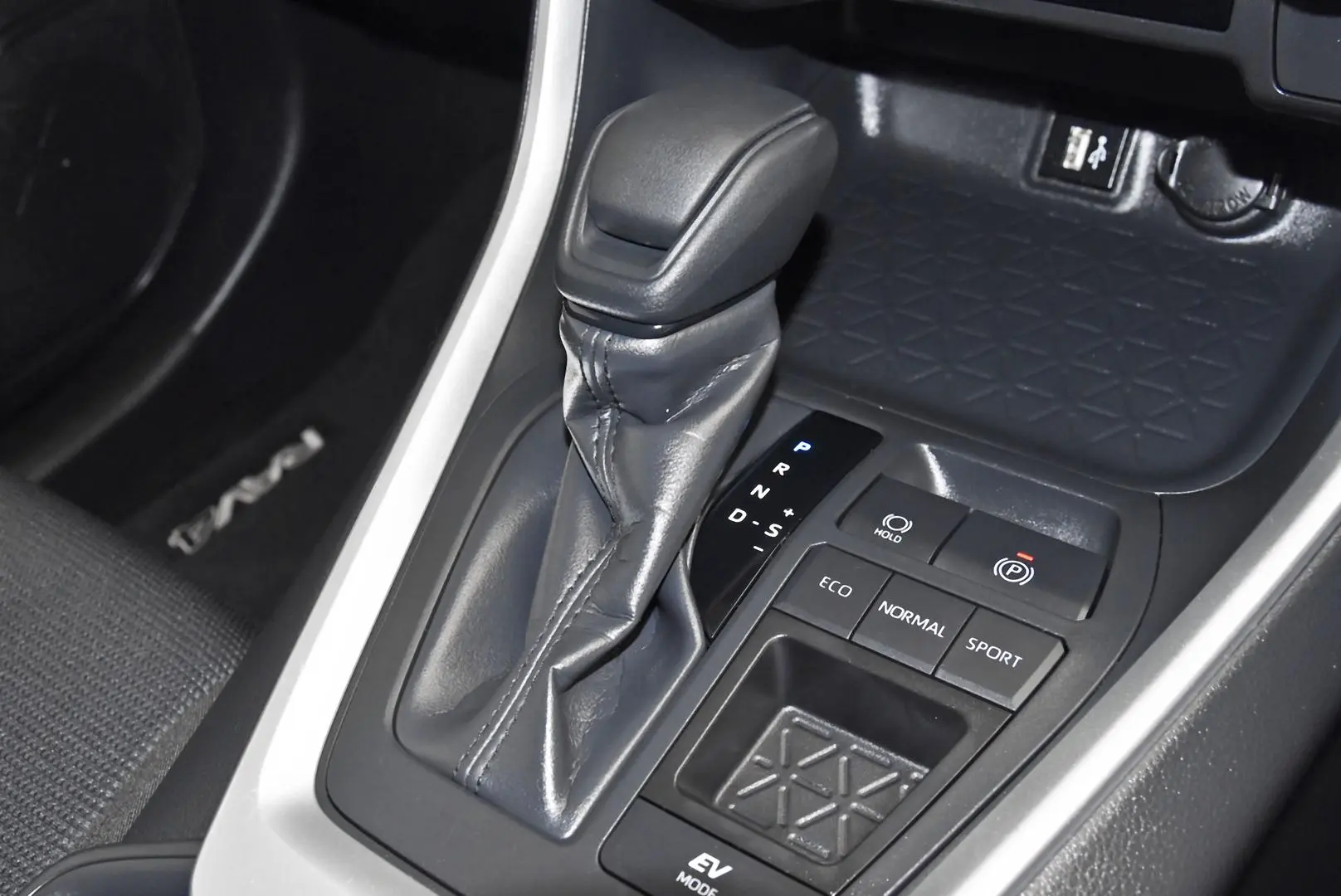 2024 Toyota RAV4 Gallery Image 14