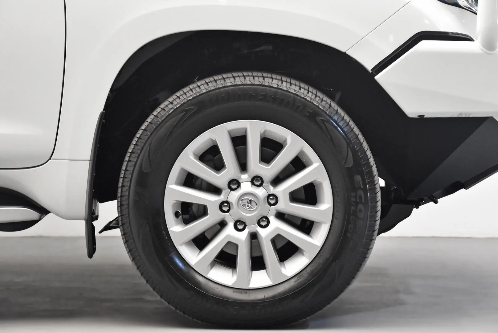 2016 Toyota Landcruiser Prado Gallery Image 26