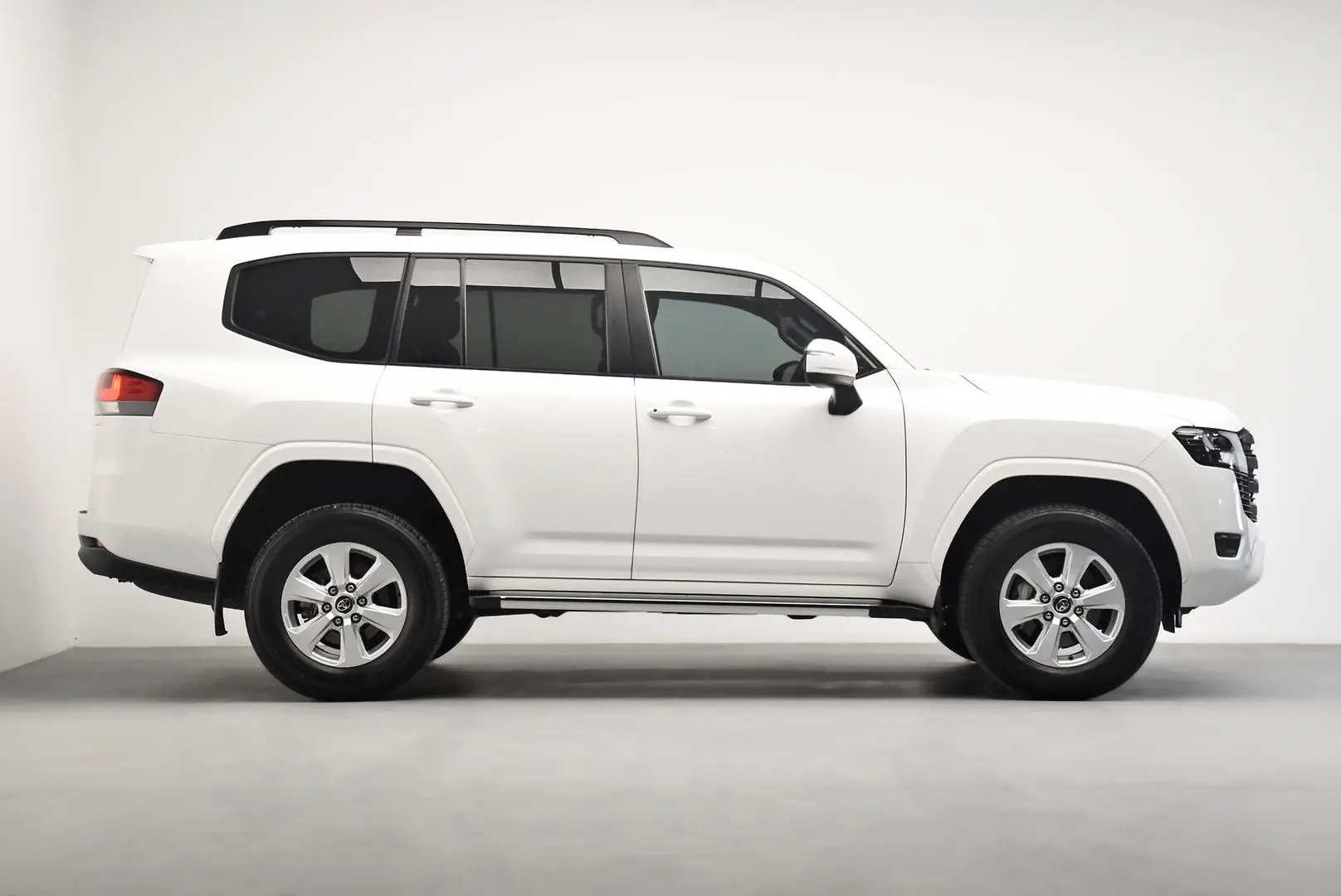 2023 Toyota Landcruiser Gallery Image 3