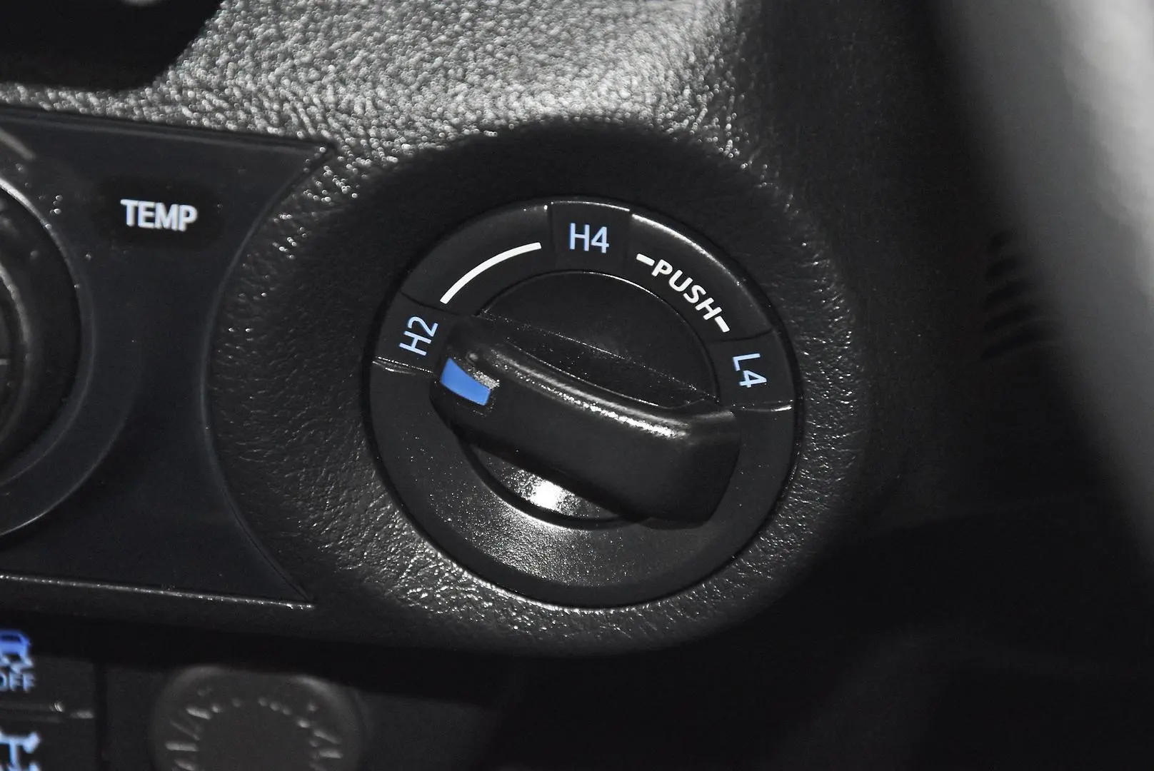 2025 Toyota Hilux Gallery Image 14