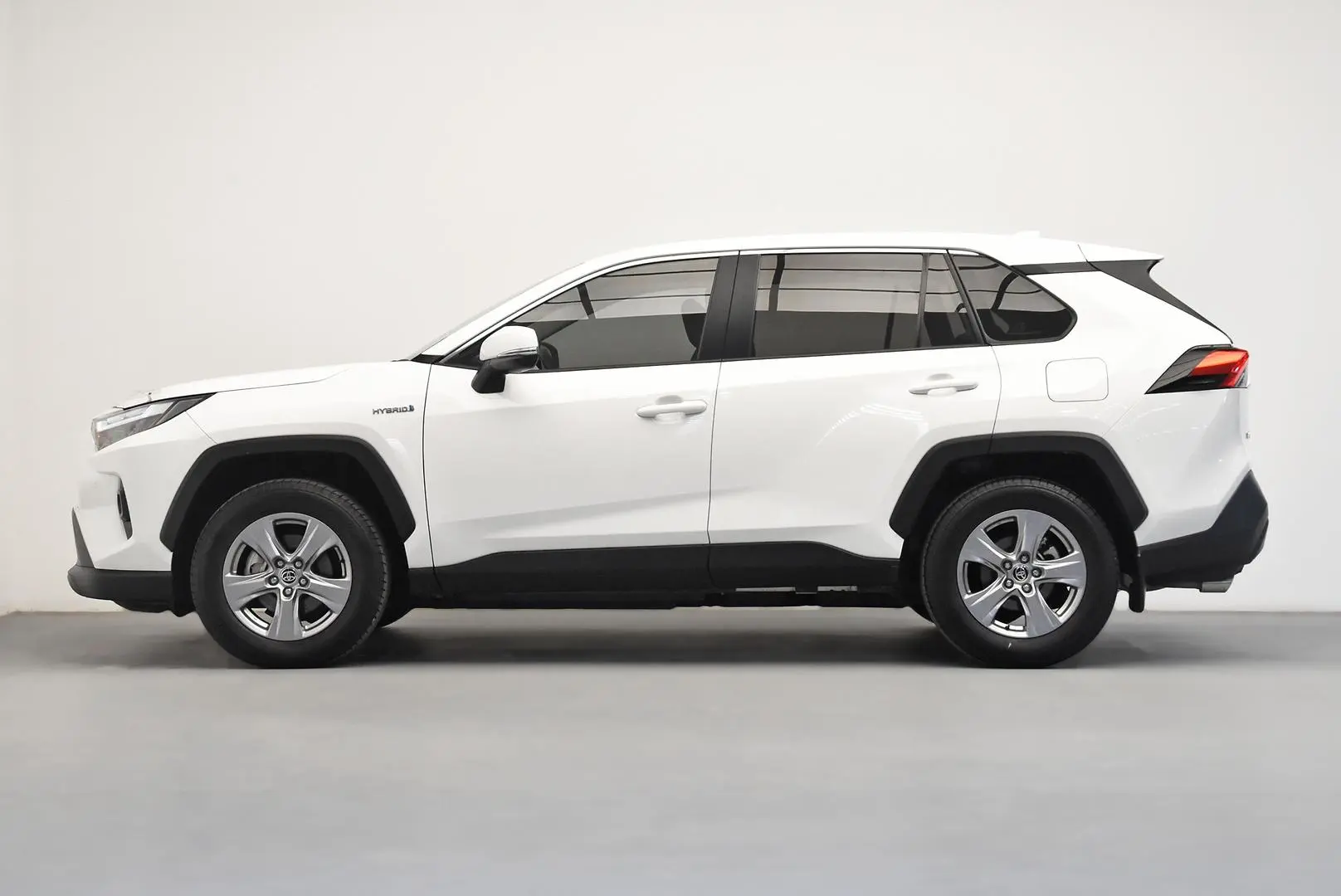 2022 Toyota RAV4 Gallery Image 4