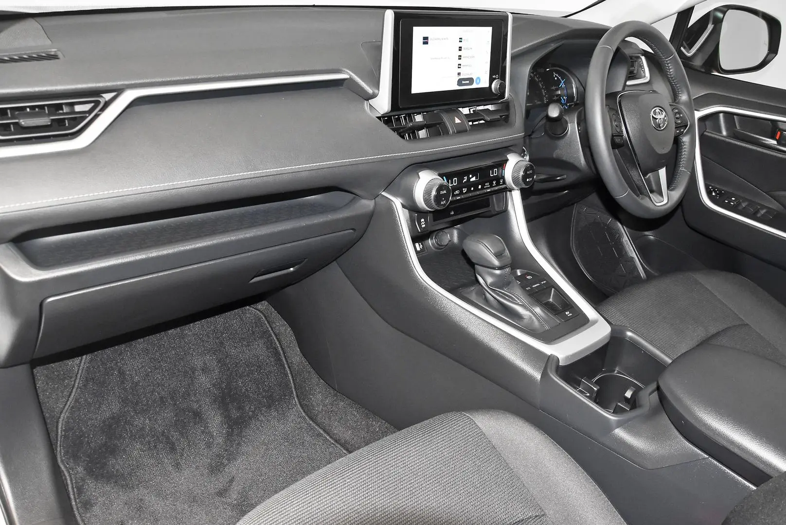 2024 Toyota RAV4 Gallery Image 17