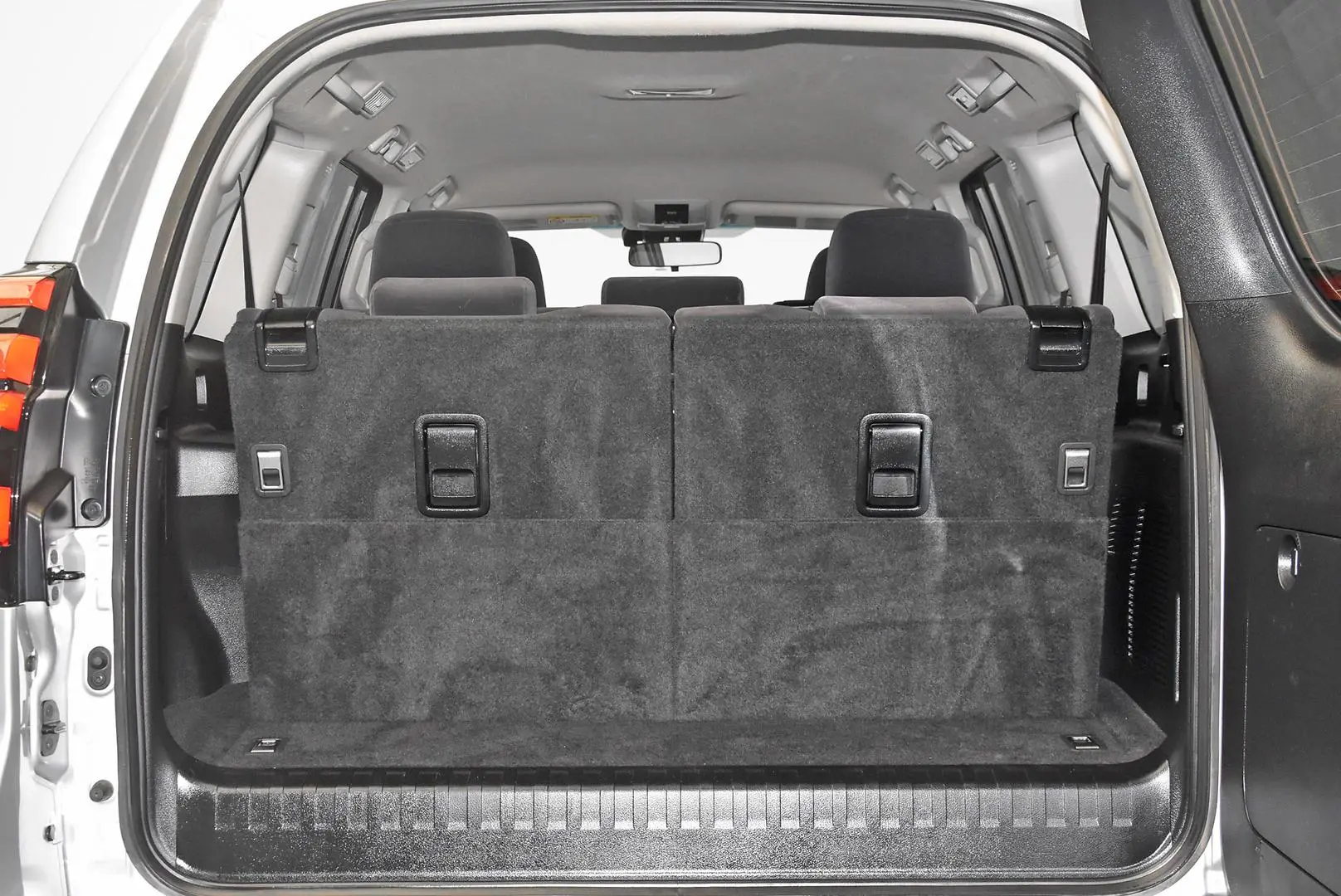 2023 Toyota Landcruiser Prado Gallery Image 20