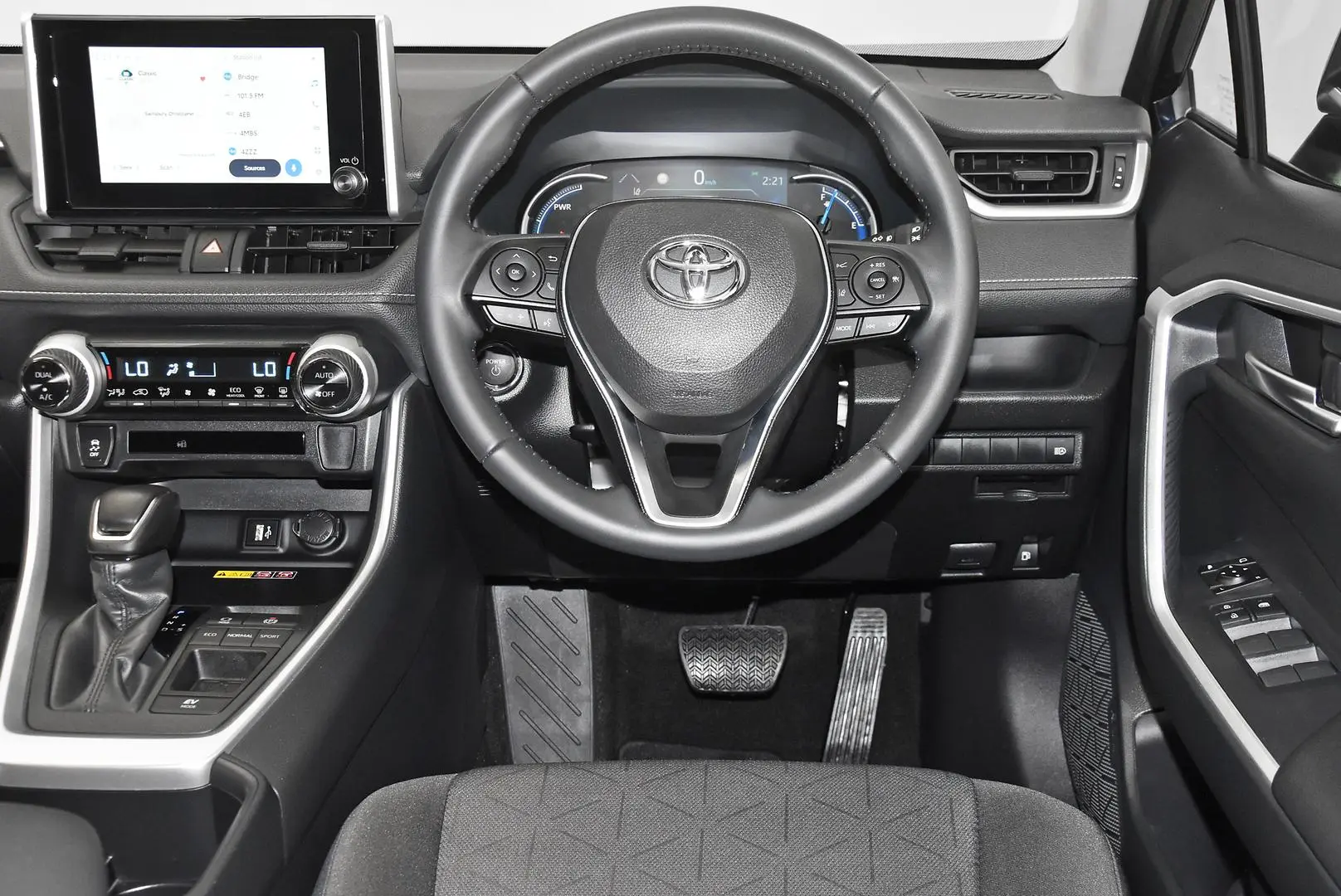 2024 Toyota RAV4 Gallery Image 15
