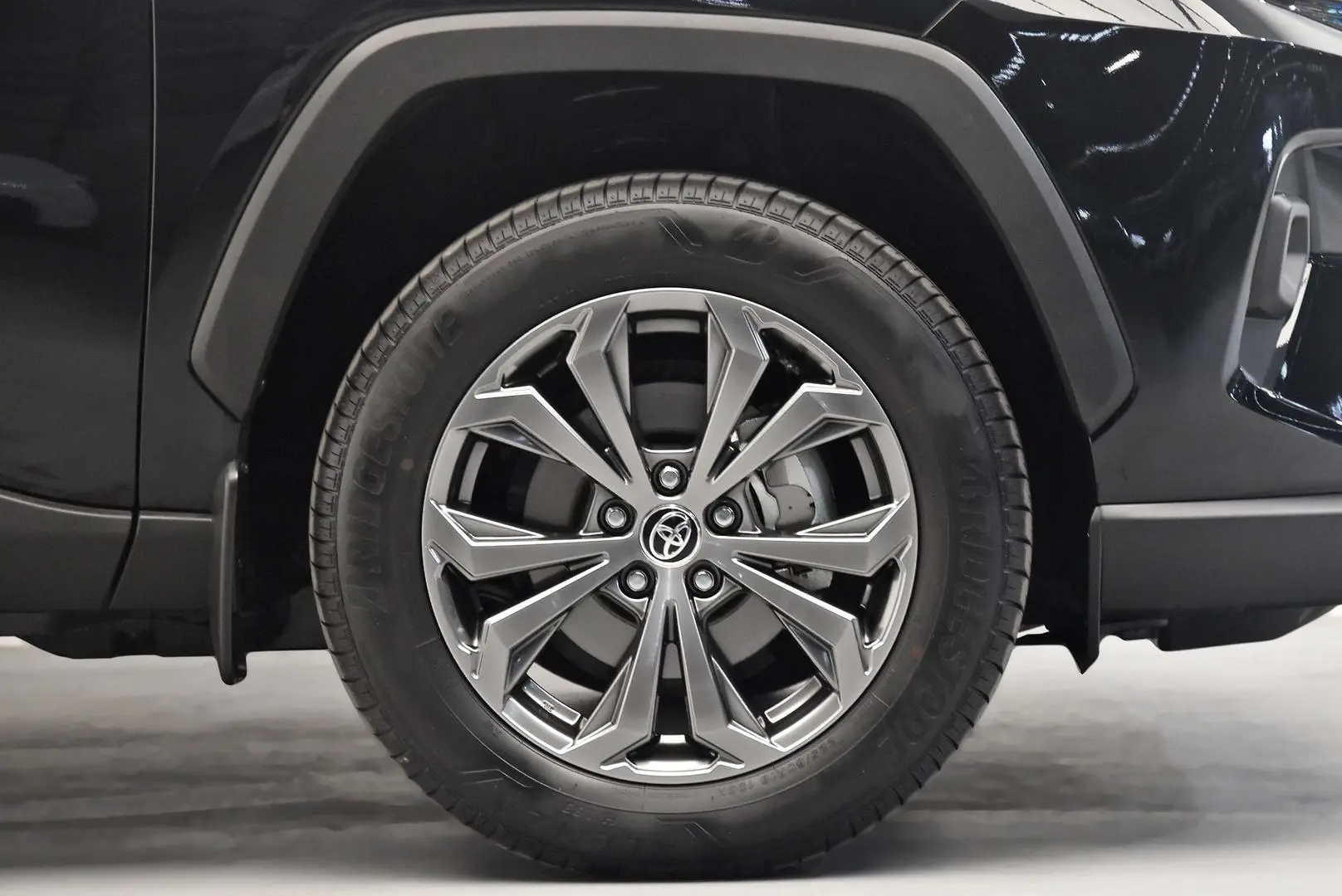 2025 Toyota RAV4 Gallery Image 24