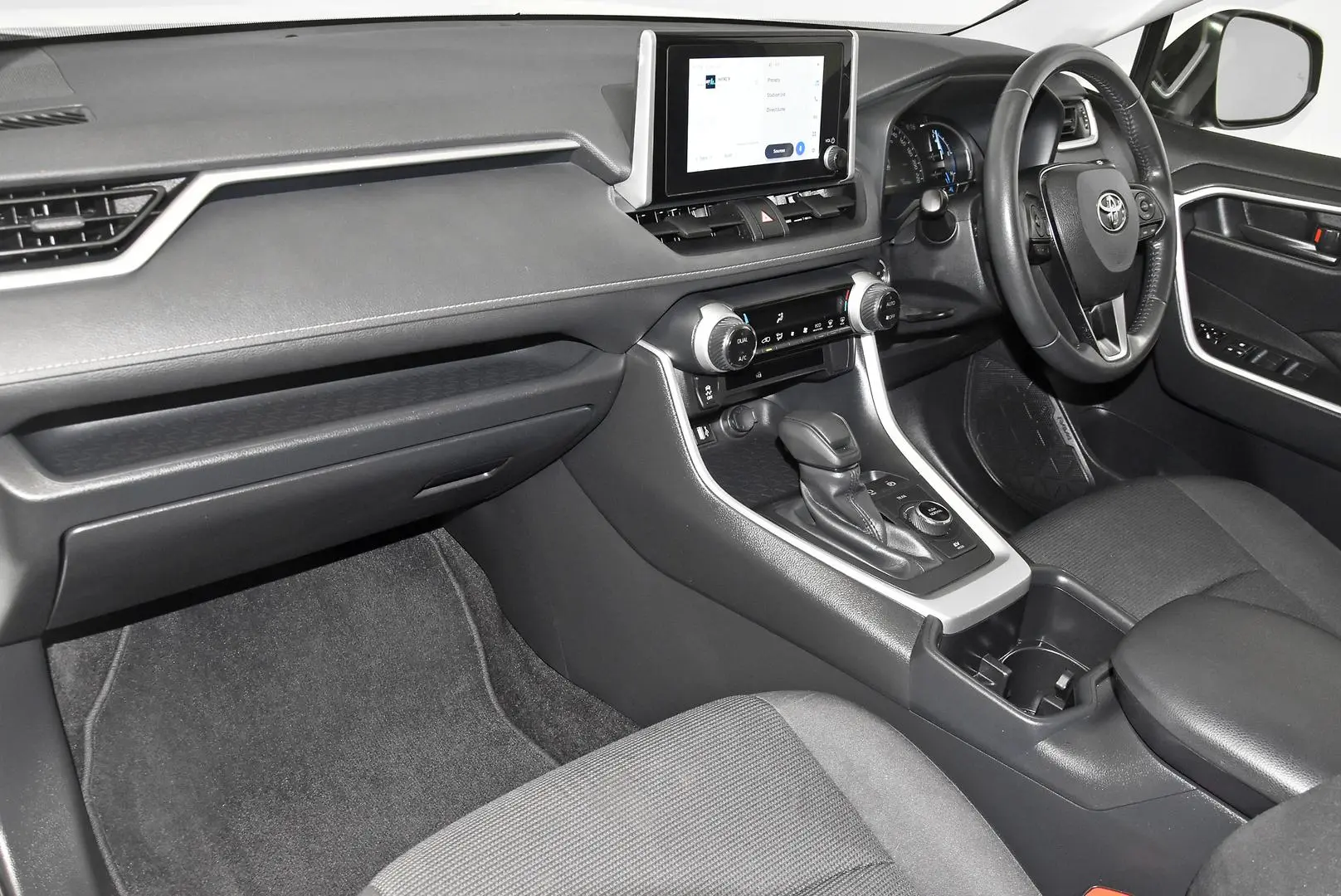 2024 Toyota RAV4 Gallery Image 17