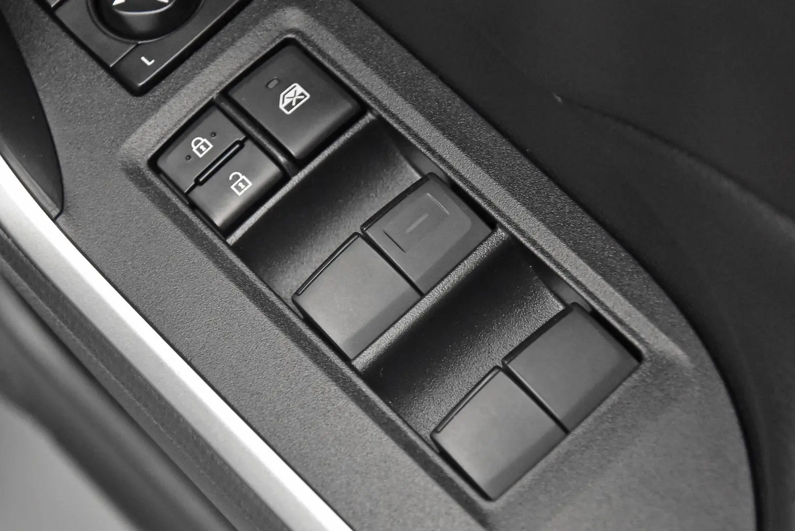 2024 Toyota RAV4 Gallery Image 9