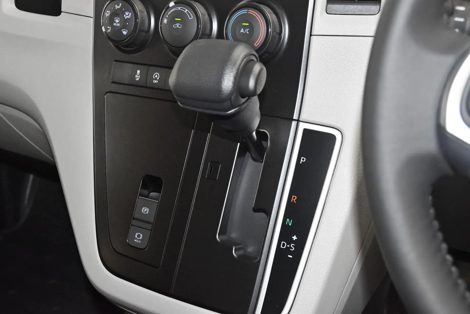 2025 Toyota Hiace Gallery Image 13