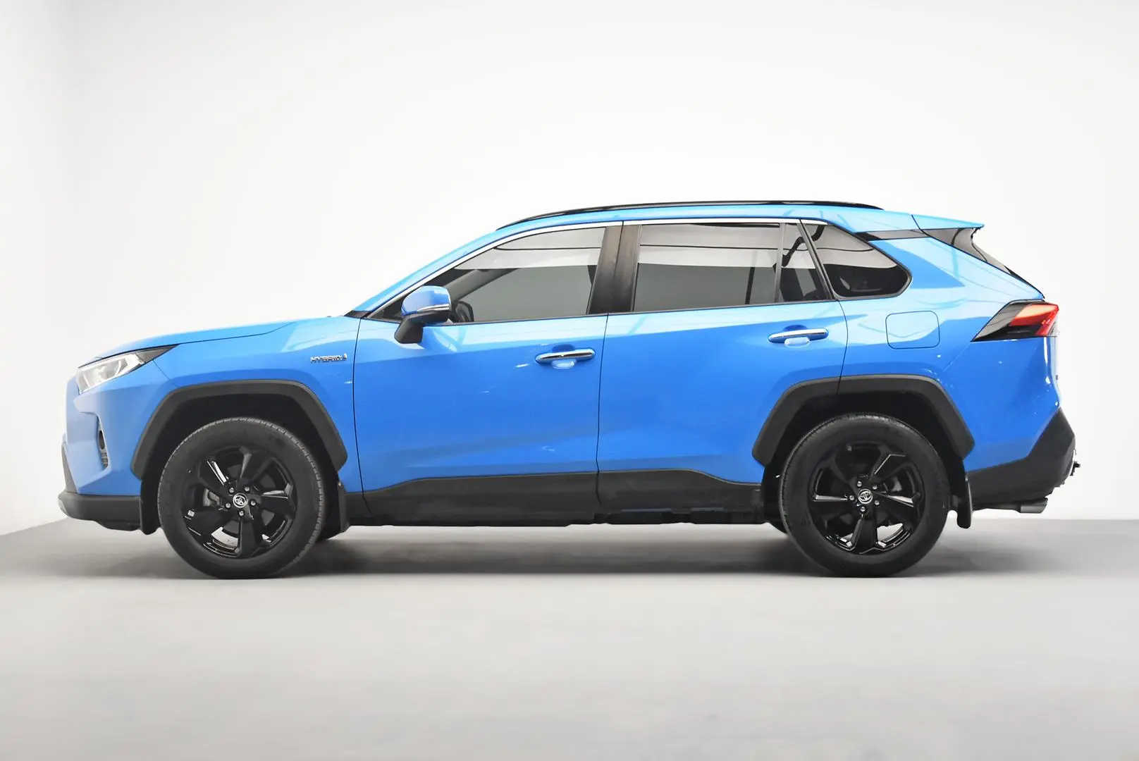 2020 Toyota RAV4 Gallery Image 4