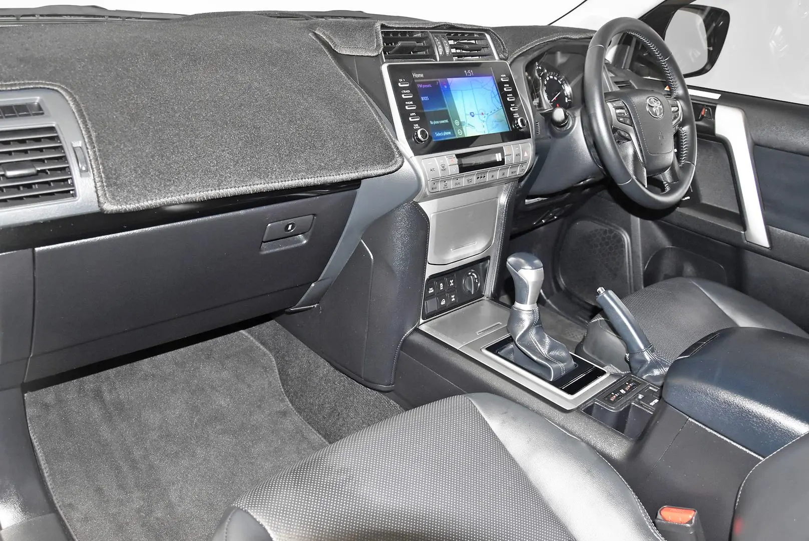 2022 Toyota Landcruiser Prado Gallery Image 15