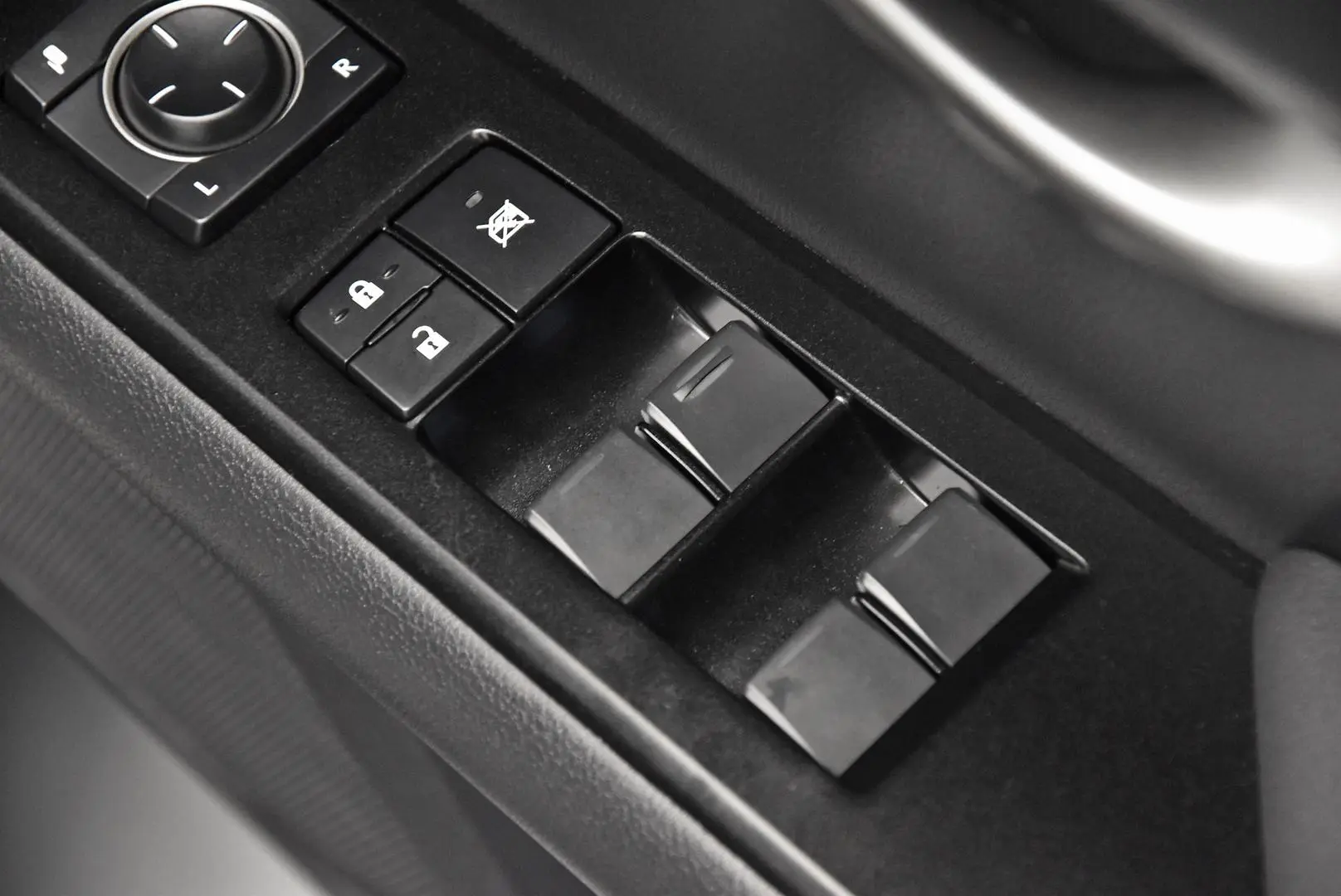 2019 Lexus UX Gallery Image 9