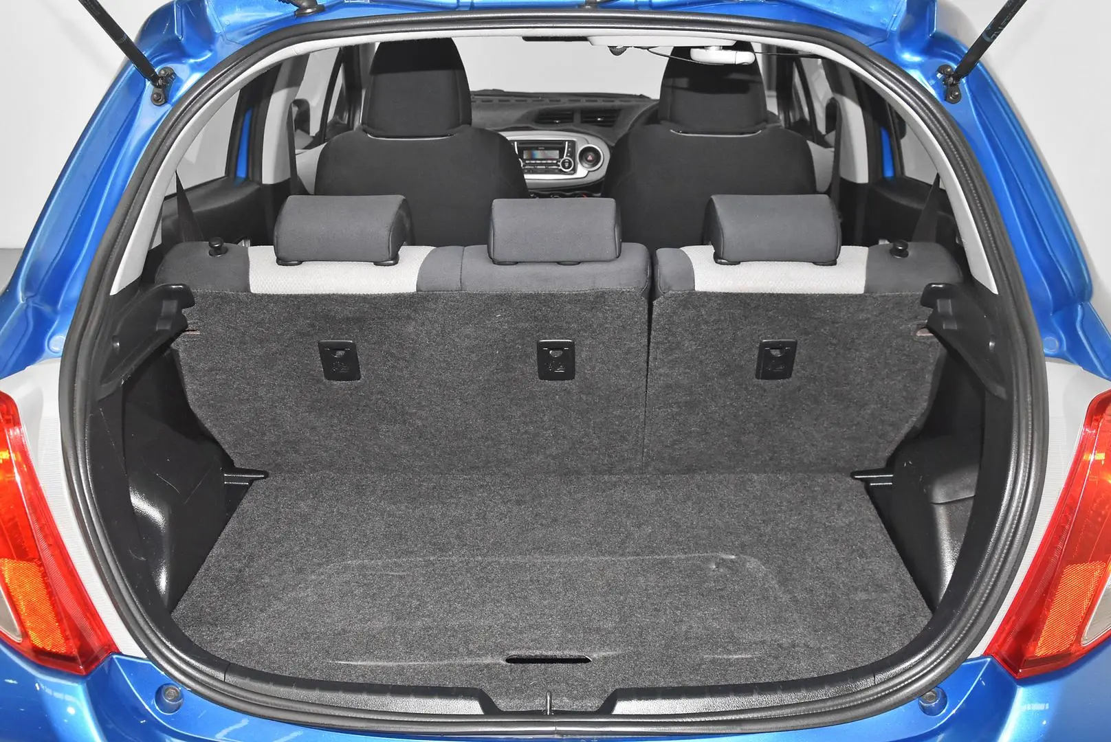 2013 Toyota Yaris Gallery Image 20