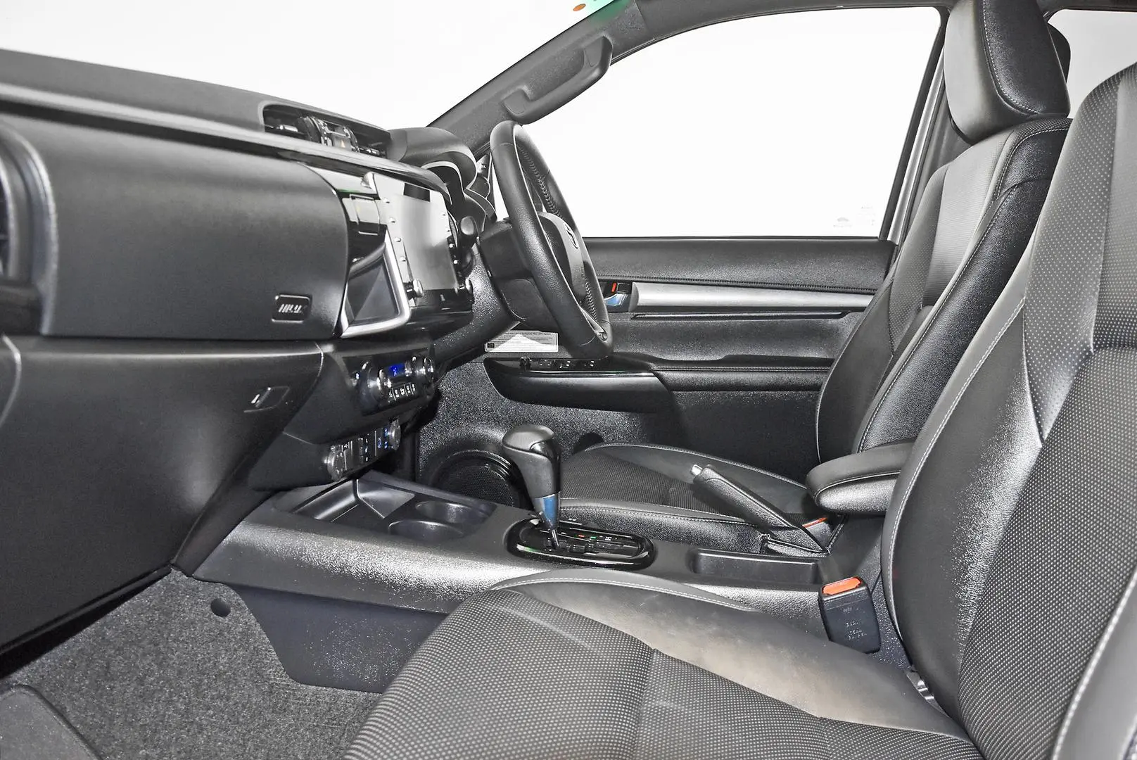2021 Toyota Hilux Gallery Image 18