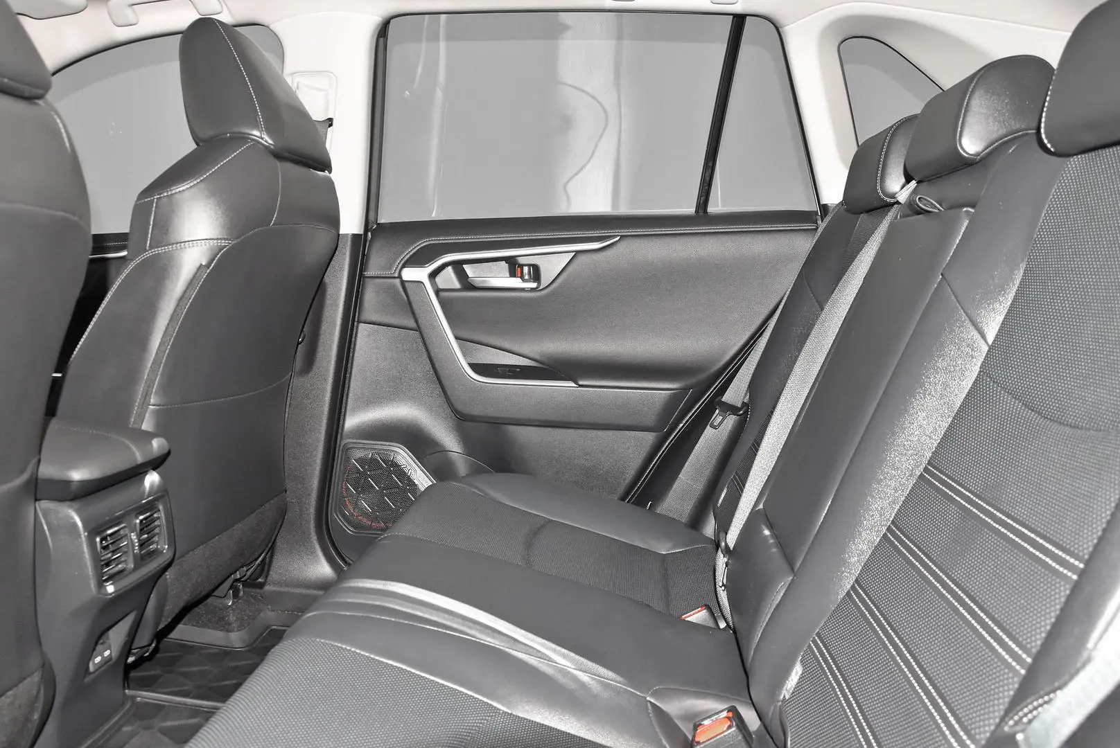 2024 Toyota RAV4 Gallery Image 19