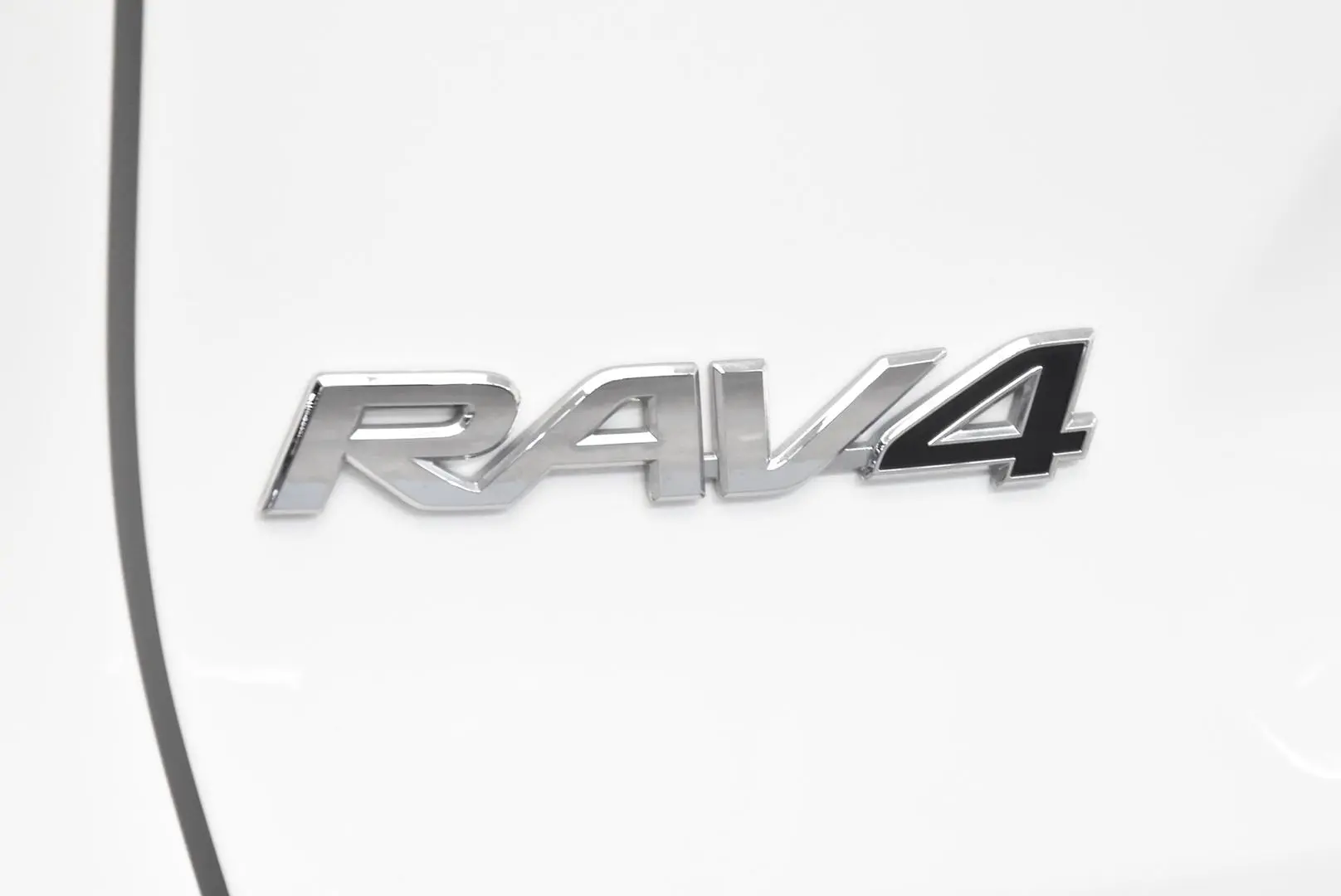 2019 Toyota RAV4 Gallery Image 7