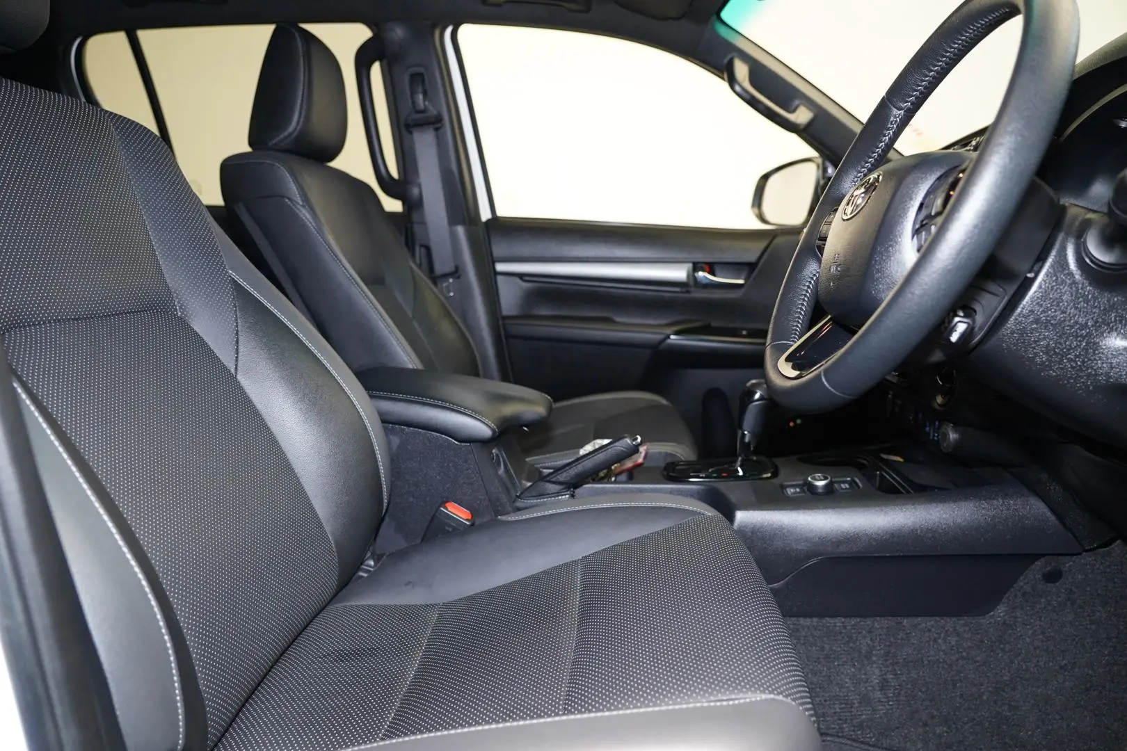 2024 Toyota Hilux Gallery Image 21