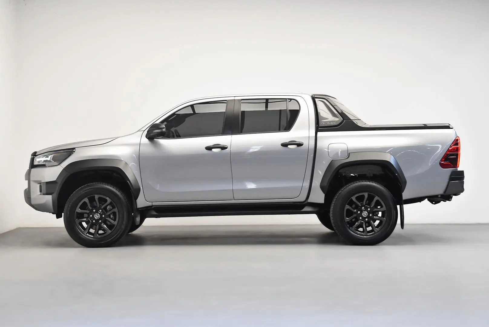 2022 Toyota Hilux Gallery Image 4