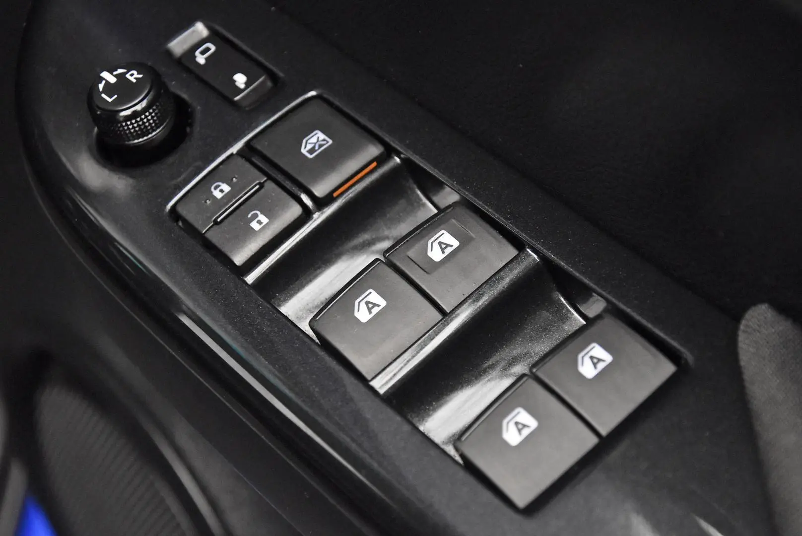 2023 Toyota Hilux Gallery Image 9