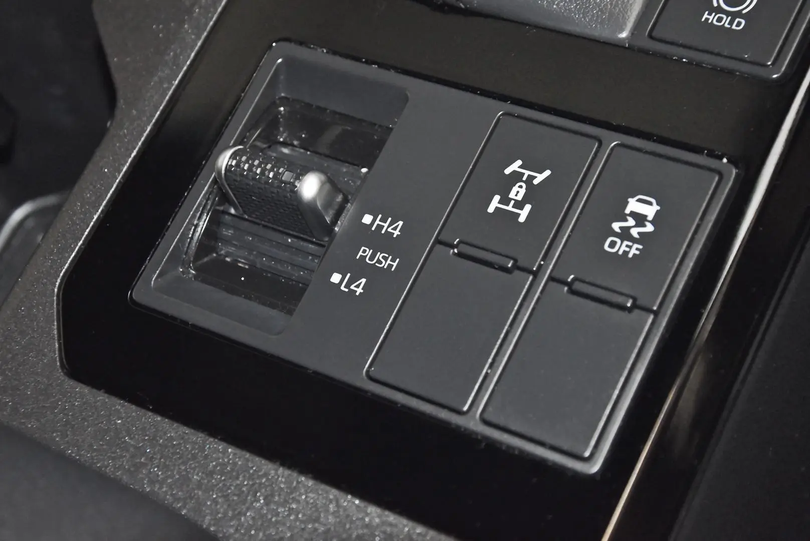 2024 Toyota Landcruiser Prado Gallery Image 14