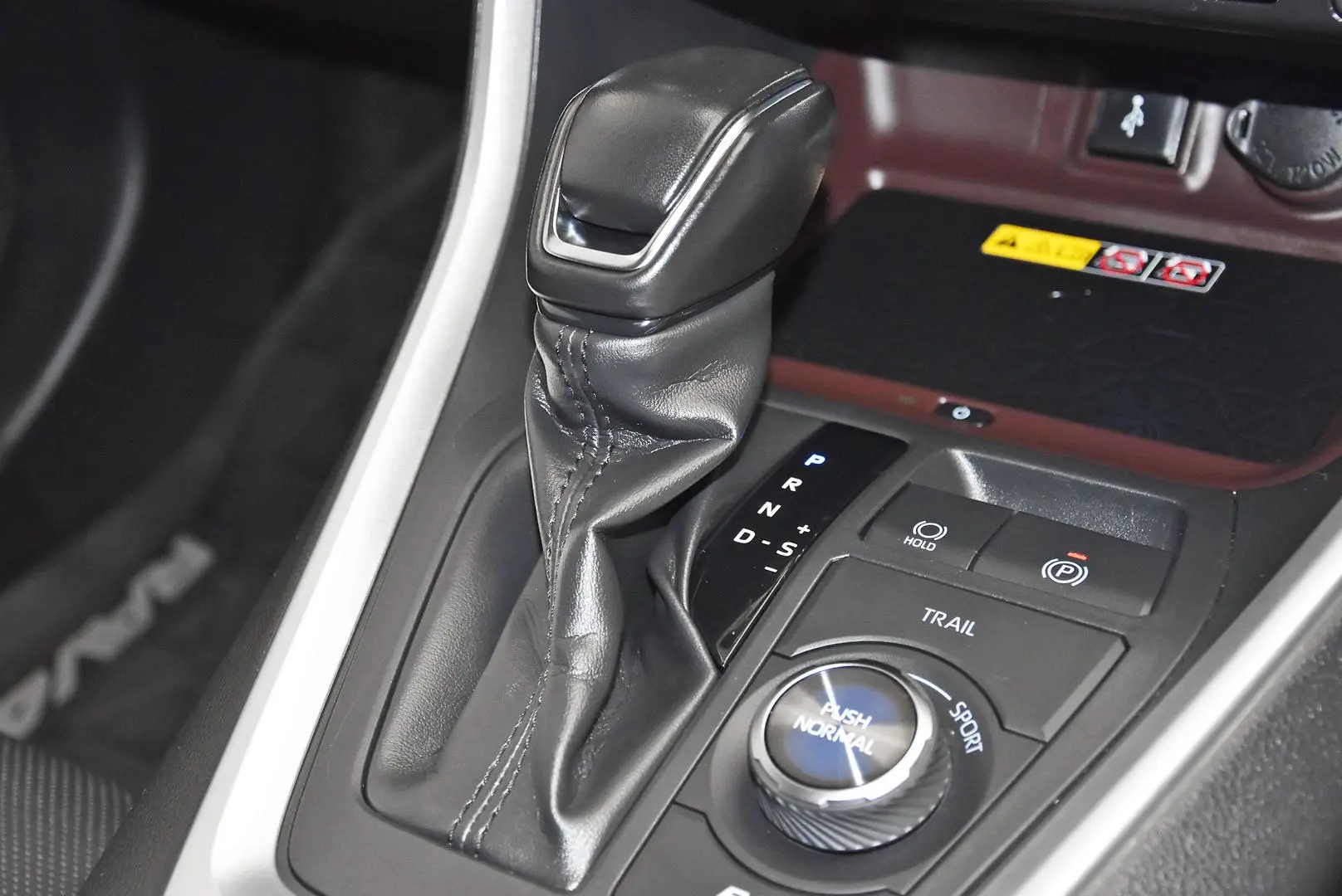 2022 Toyota RAV4 Gallery Image 14