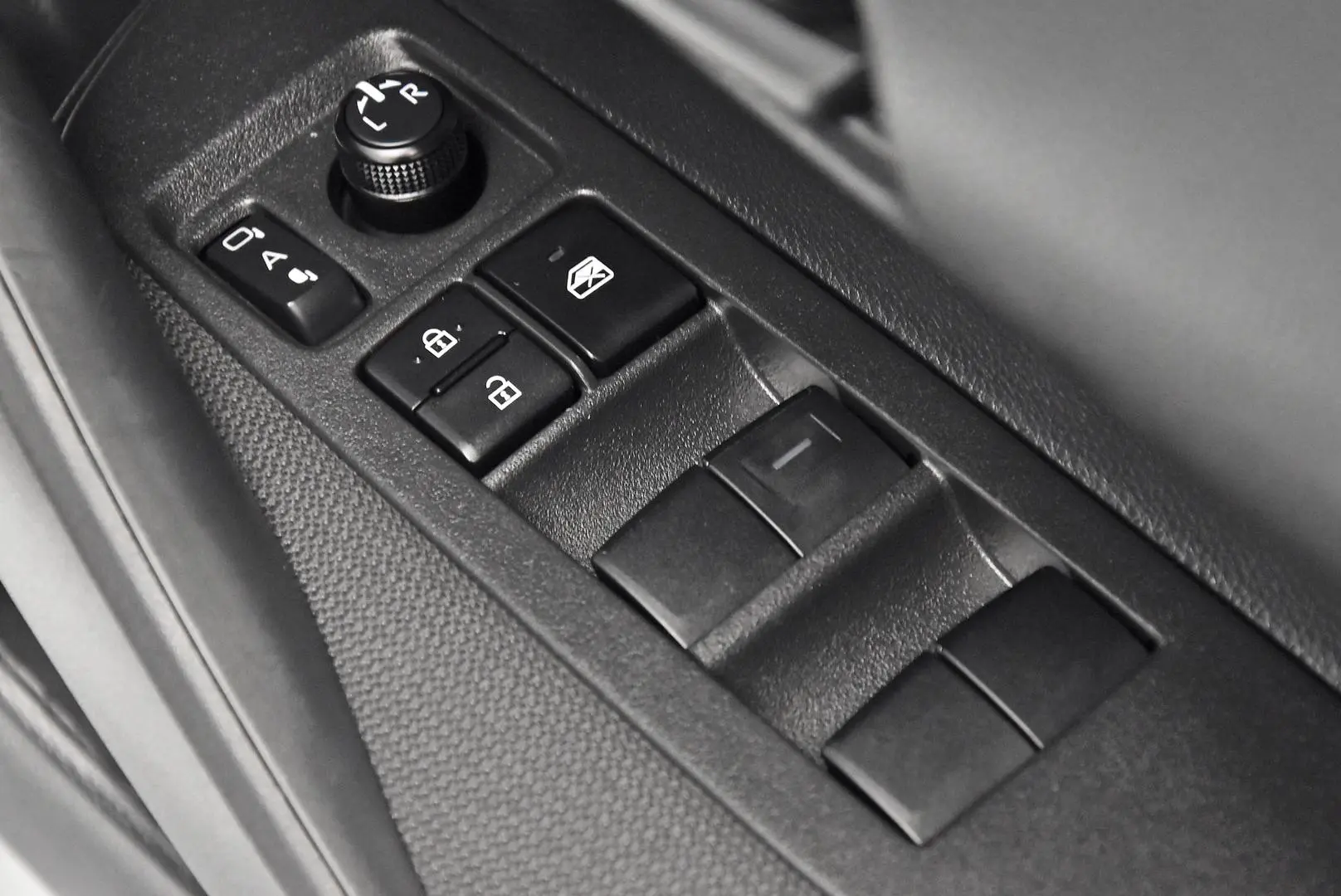 2025 Toyota Corolla Gallery Image 10