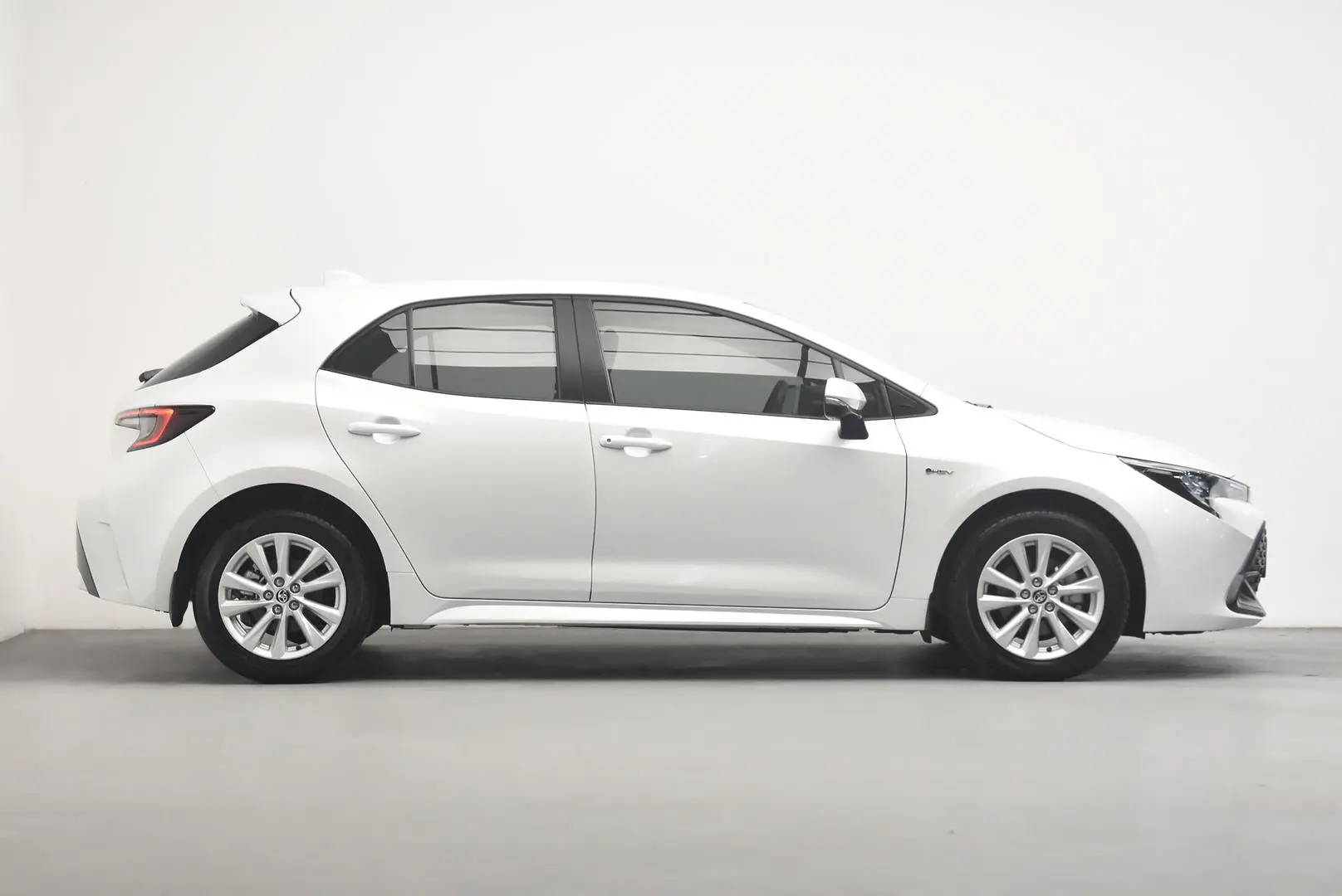 2024 Toyota Corolla Gallery Image 3