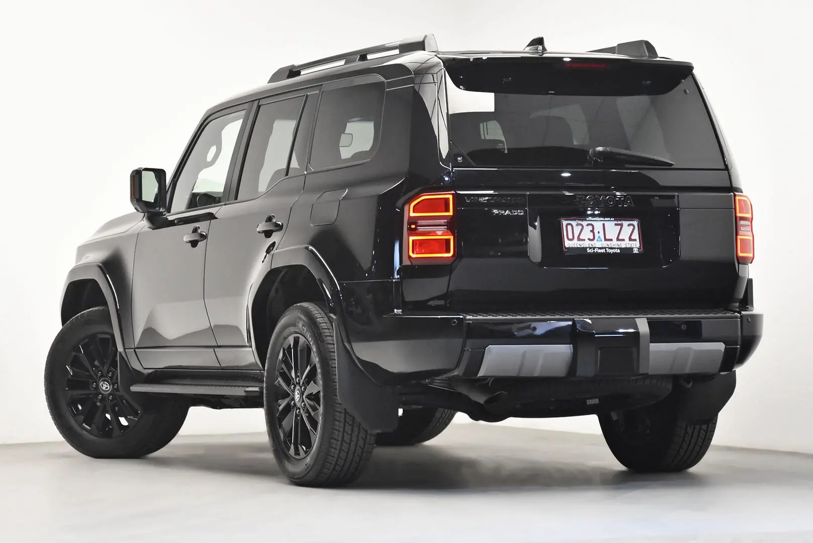 2024 Toyota Landcruiser Prado Gallery Image 5