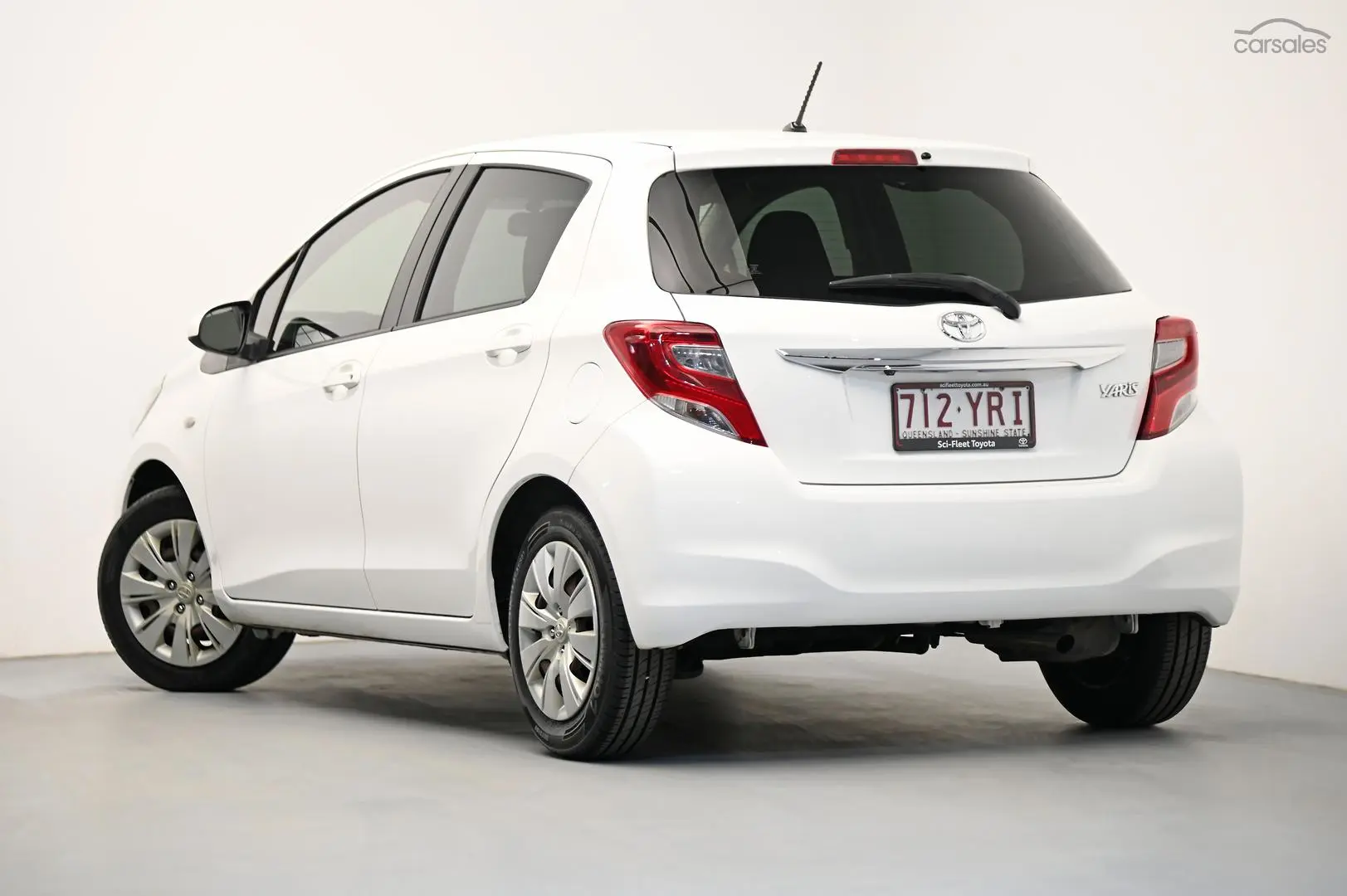 2016 Toyota Yaris Image 5